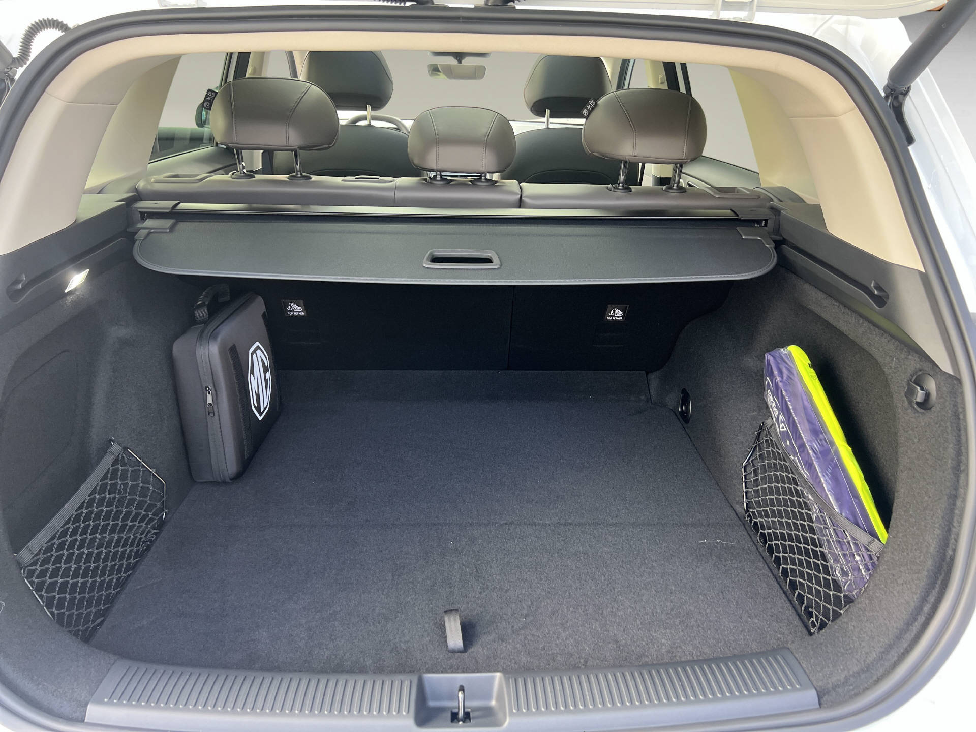 MG S6 EV 77 kWh Luxury 4WD-image-9
