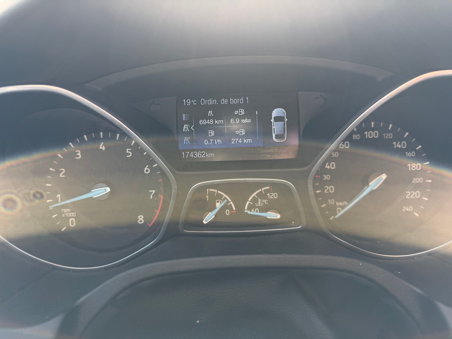 FORD Focus 1.0 SCTi Titanium-image-3