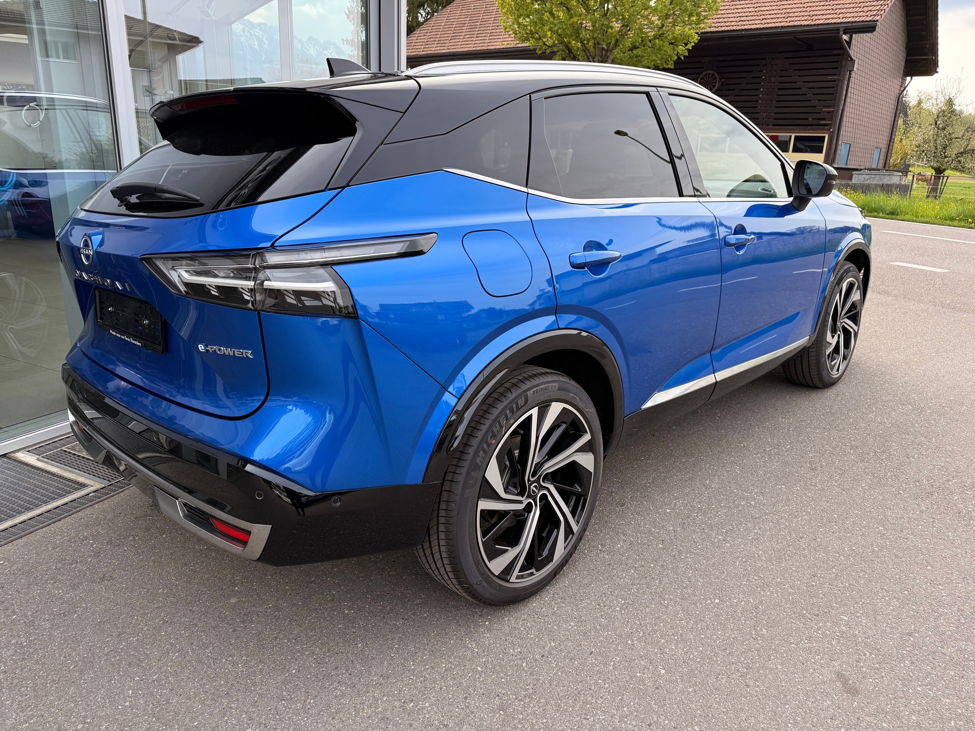 NISSAN Qashqai 1.5 VC-T Tekna+-image-3