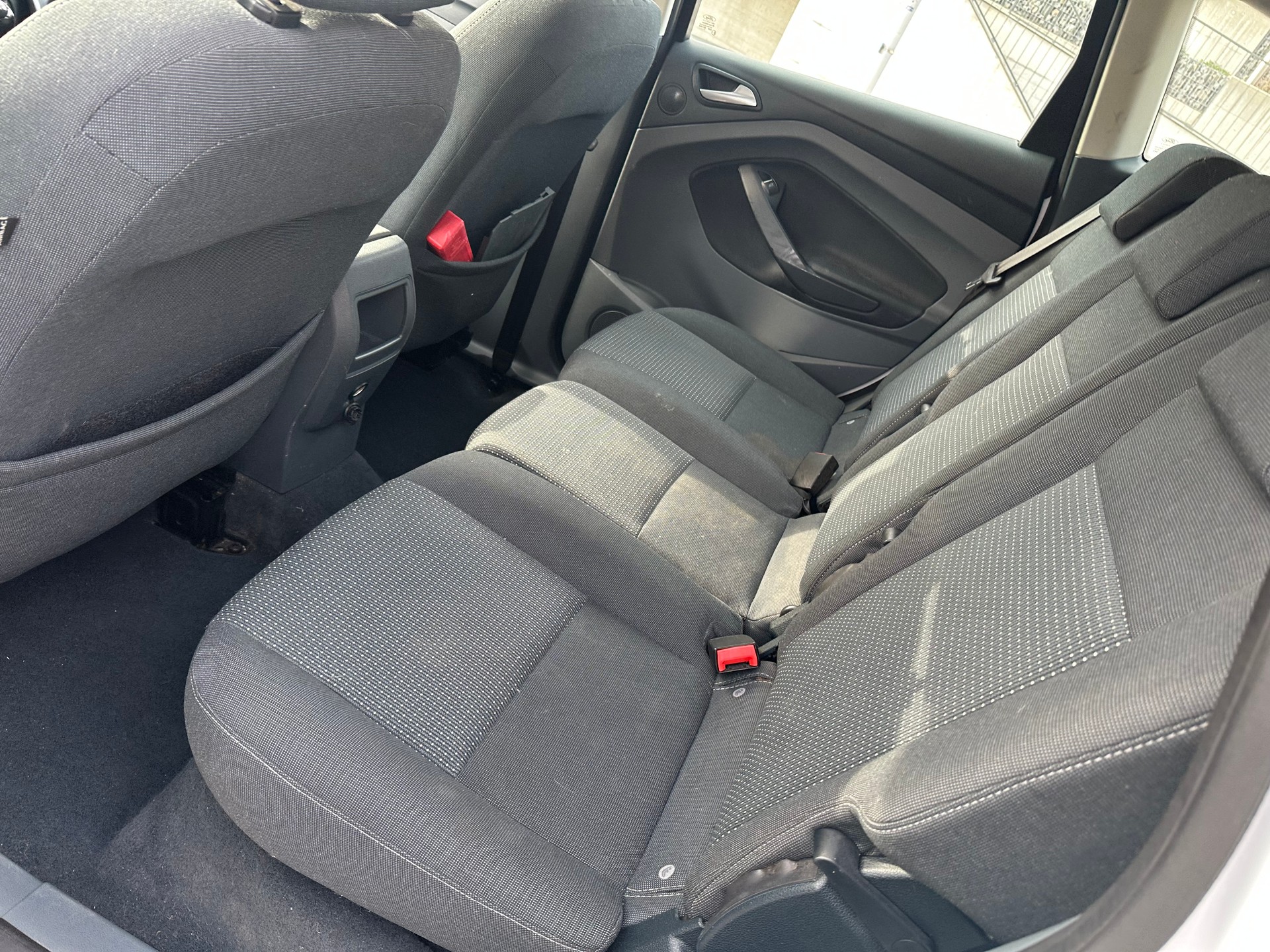 FORD C-Max 1.0 SCTi Titanium-image-9