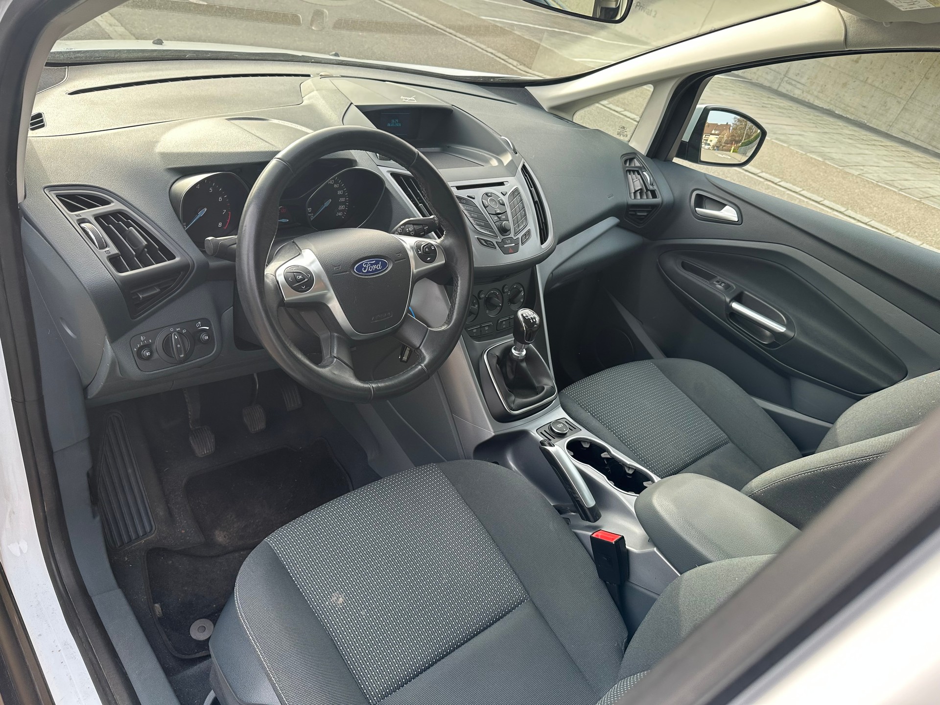 FORD C-Max 1.0 SCTi Titanium-image-10
