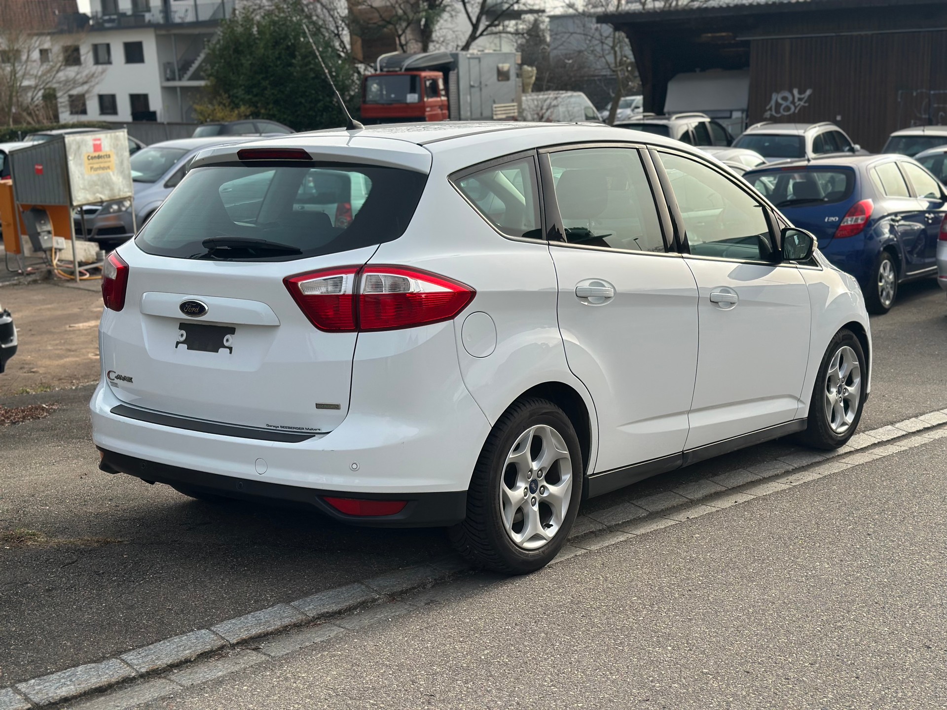 FORD C-Max 1.0 SCTi Titanium-image-5