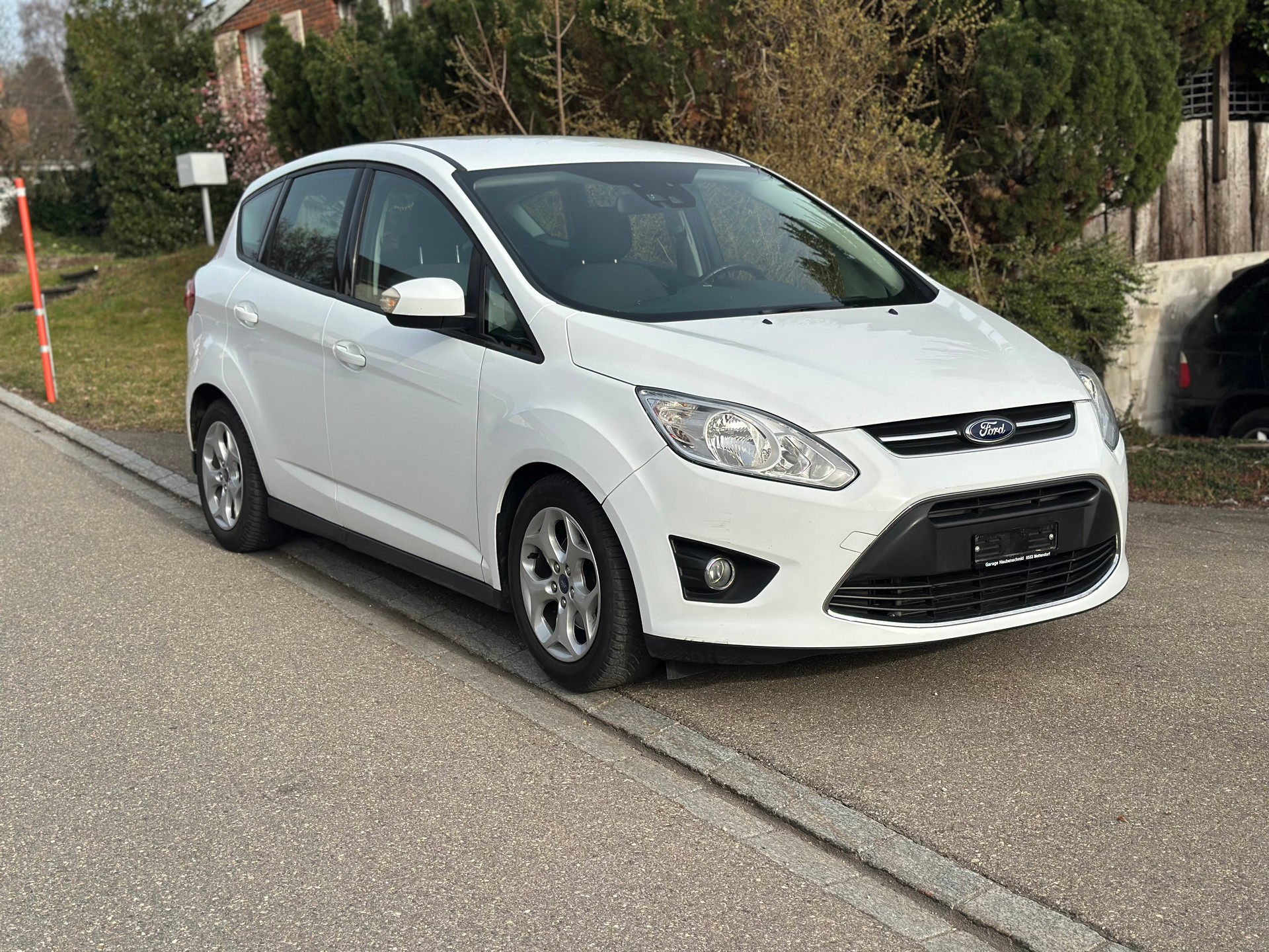FORD C-Max 1.0 SCTi Titanium-showroom-element-3