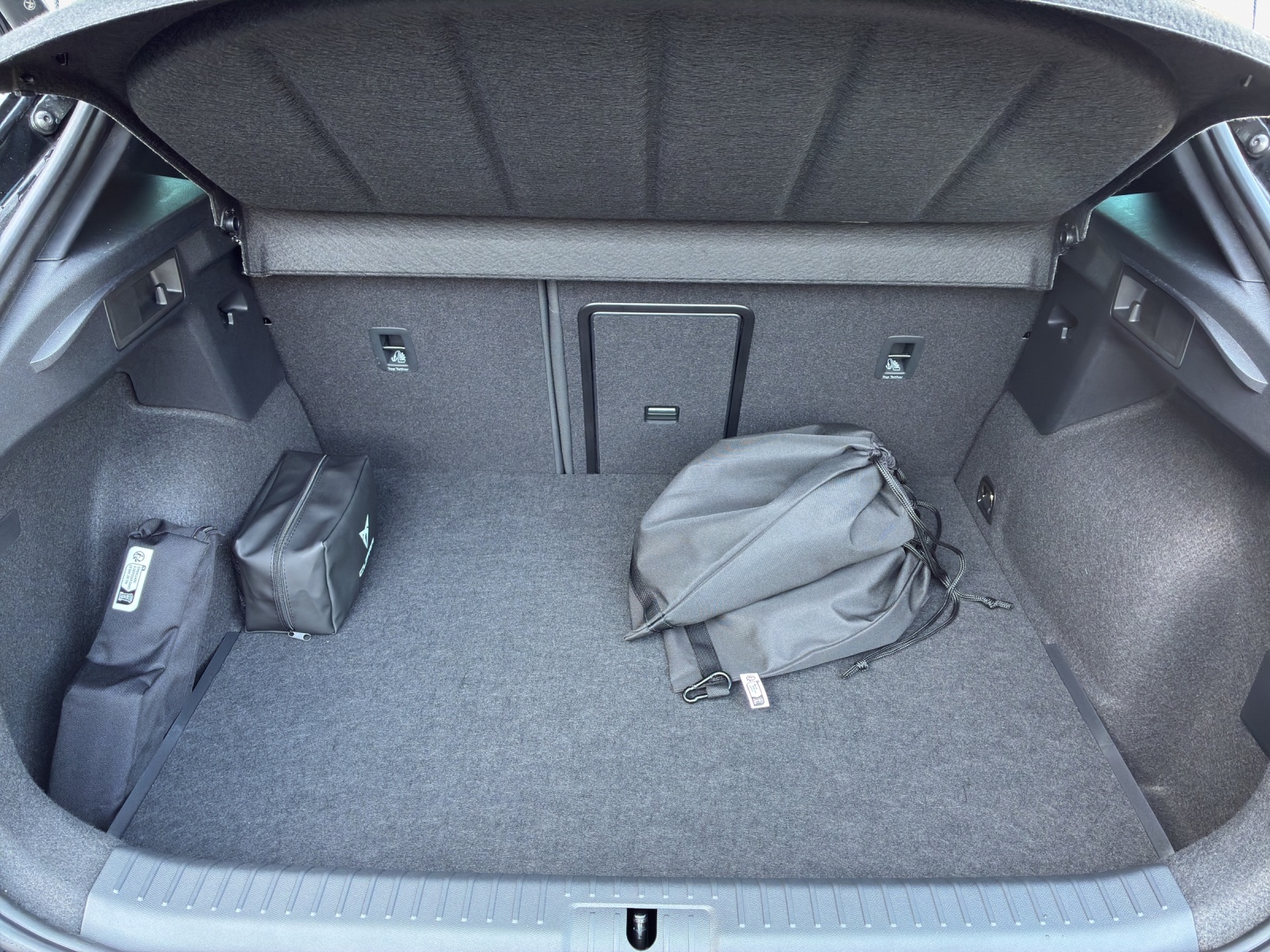 CUPRA Formentor 1.5 e-HYBRID pHEV Prime Edition VZ DSG-image-12