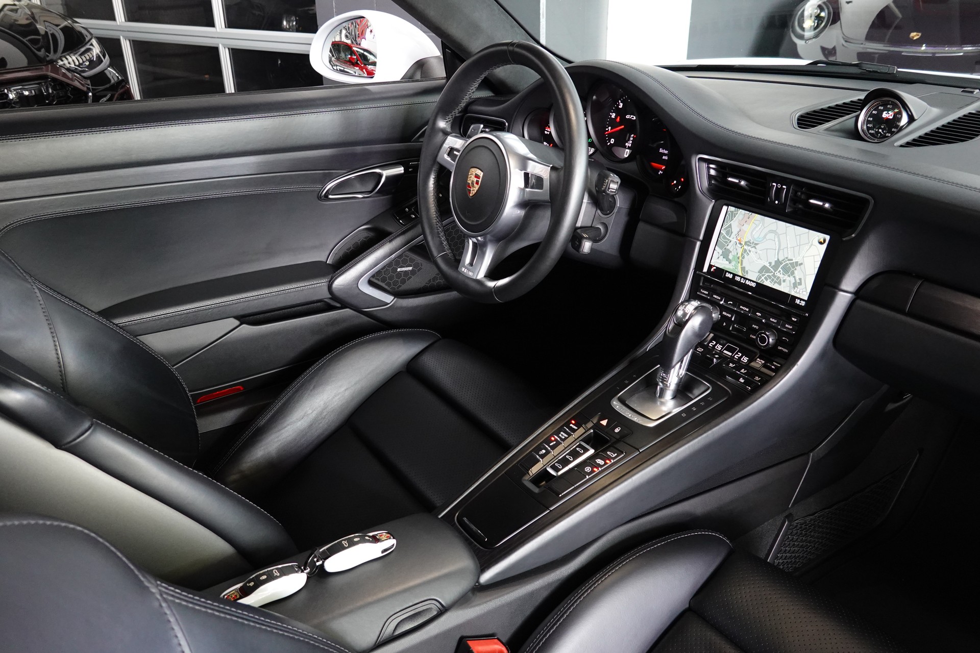PORSCHE 911 CARRERA 4 GTS PDK CH-FZ DER SCHLICHTE ALLES KÖNNER ON TOP-image-36