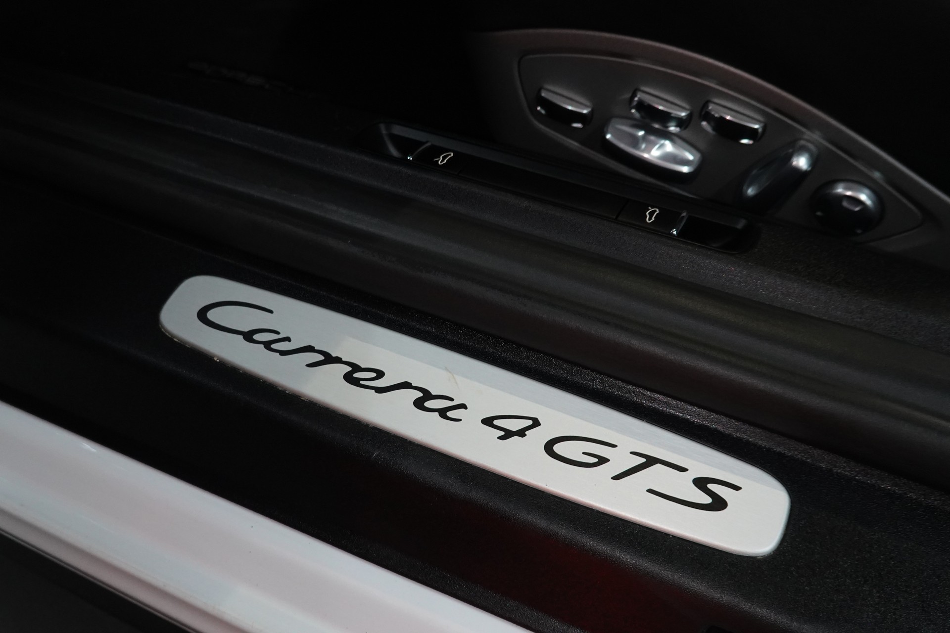 PORSCHE 911 CARRERA 4 GTS PDK CH-FZ DER SCHLICHTE ALLES KÖNNER ON TOP-image-33