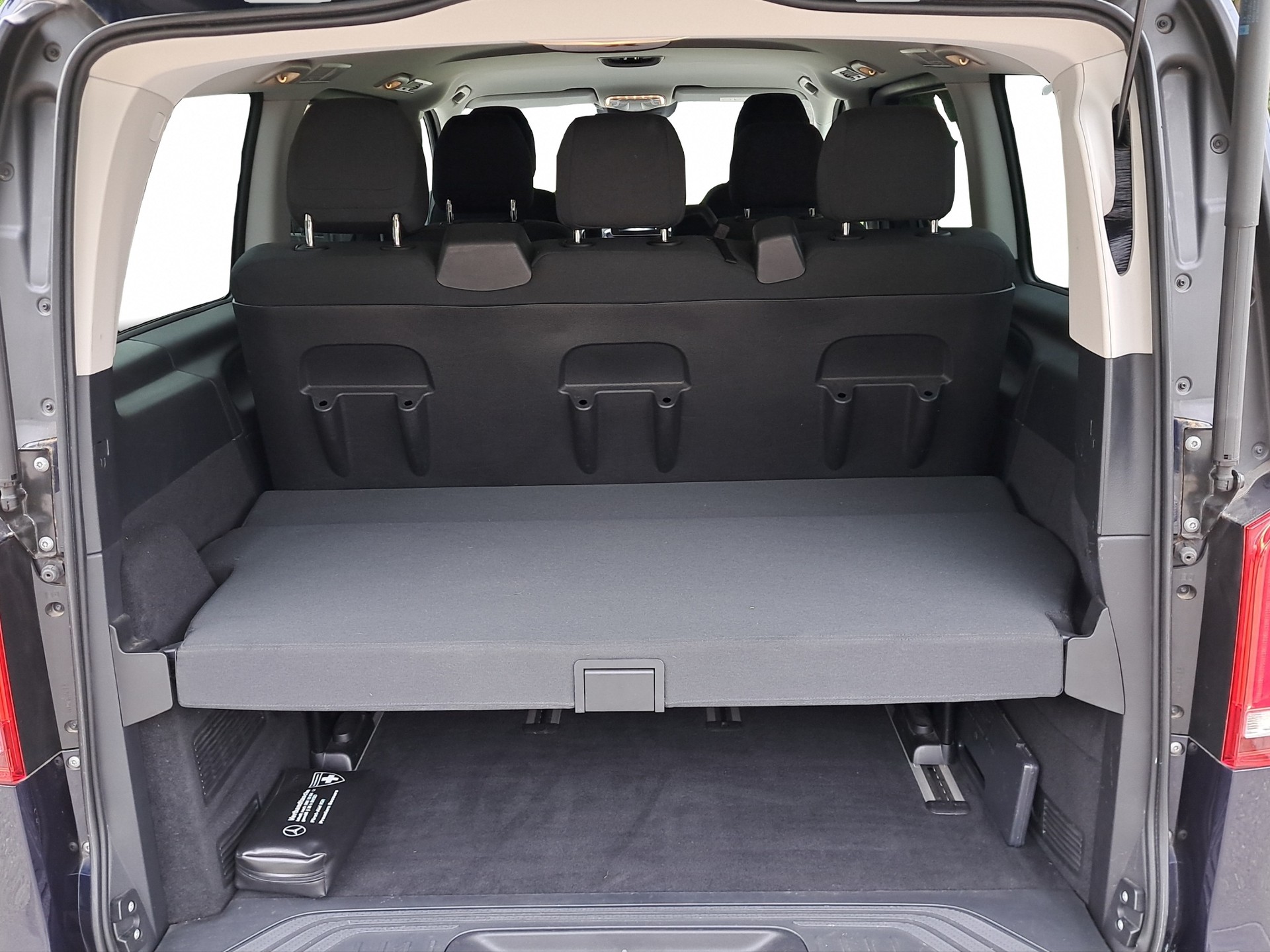 MERCEDES-BENZ V 220 d Trend lang 9G-Tronic *Anhängerkupplung*-image-13