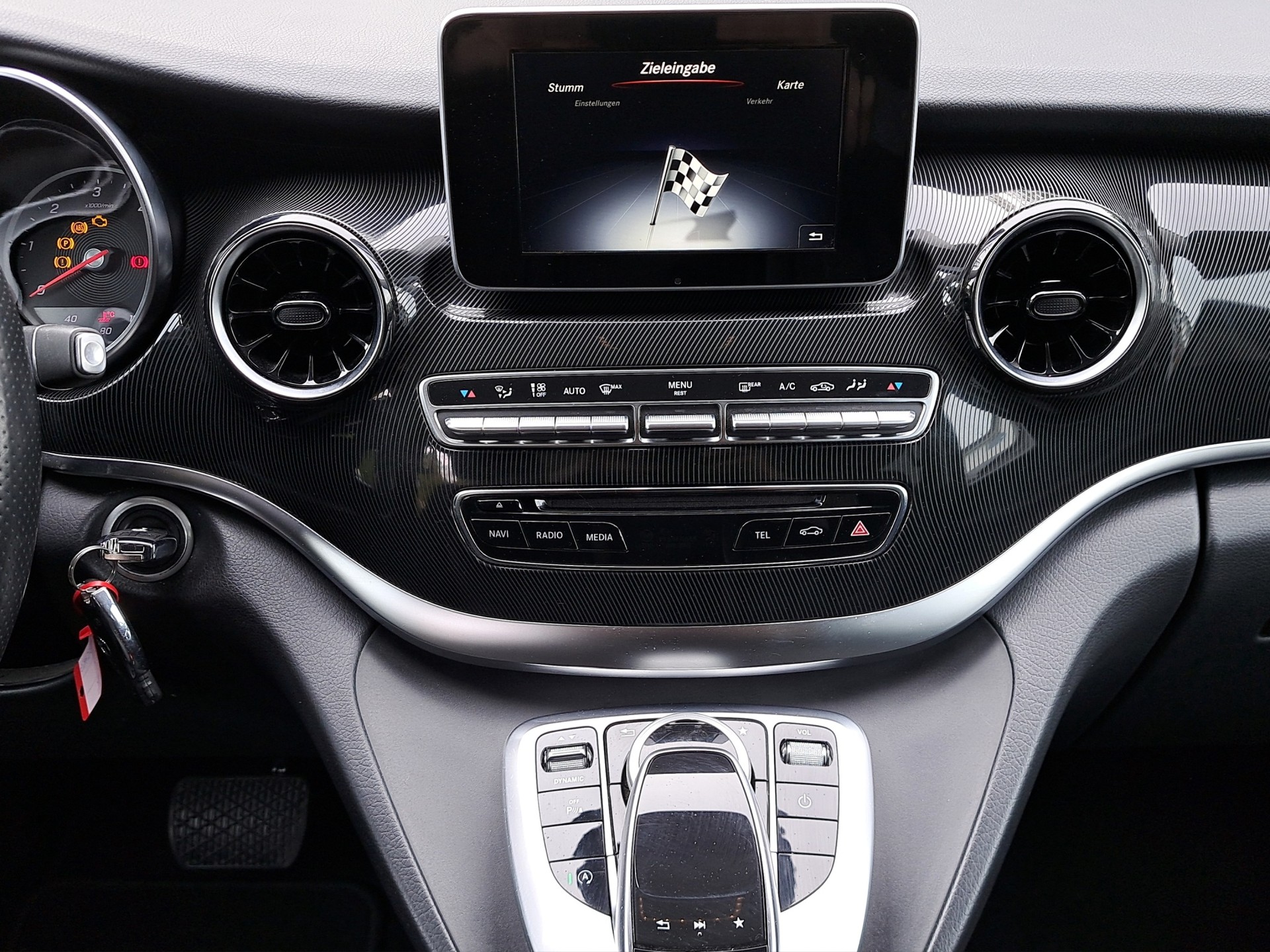 MERCEDES-BENZ V 220 d Trend lang 9G-Tronic *Anhängerkupplung*-image-11