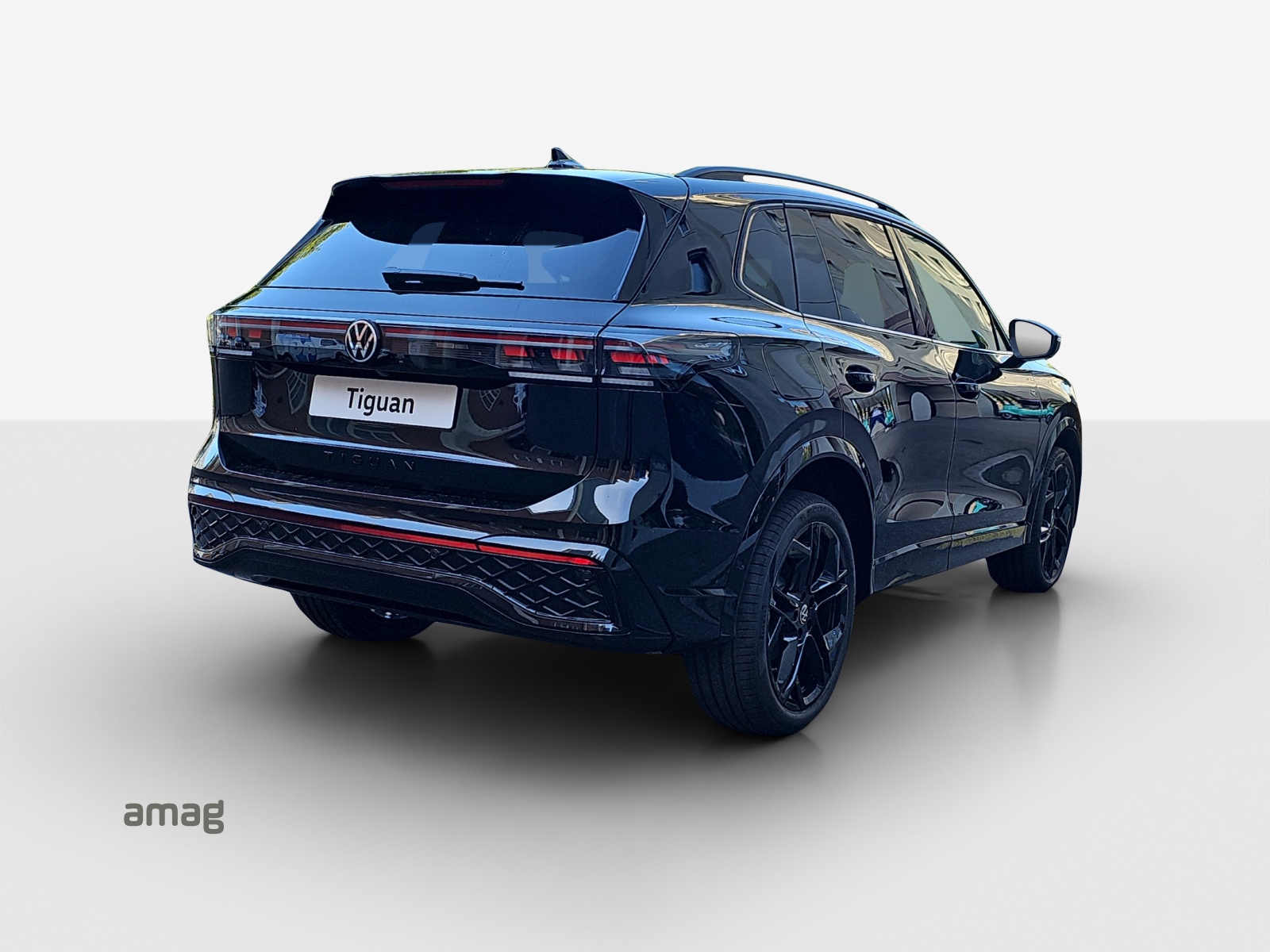 VW Tiguan 2.0 TDI SCR R-Line 4Motion DSG-image-4