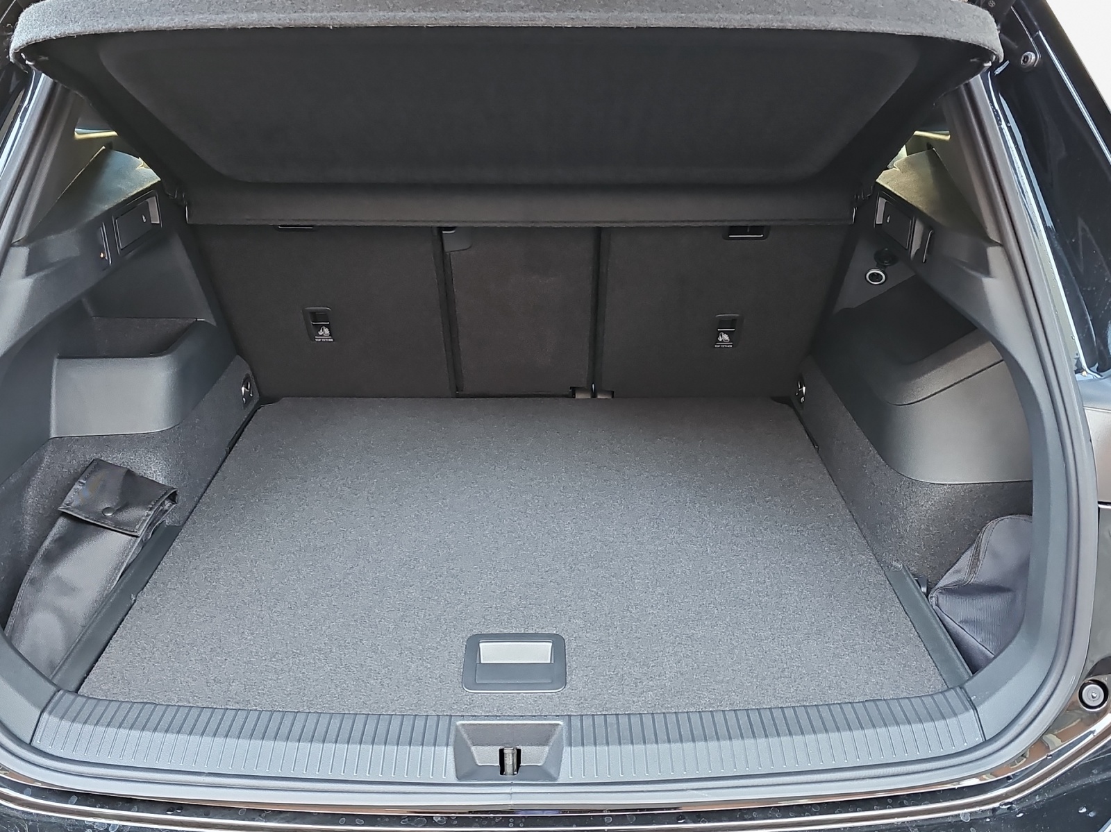 VW Tiguan 2.0 TDI SCR R-Line 4Motion DSG-image-12