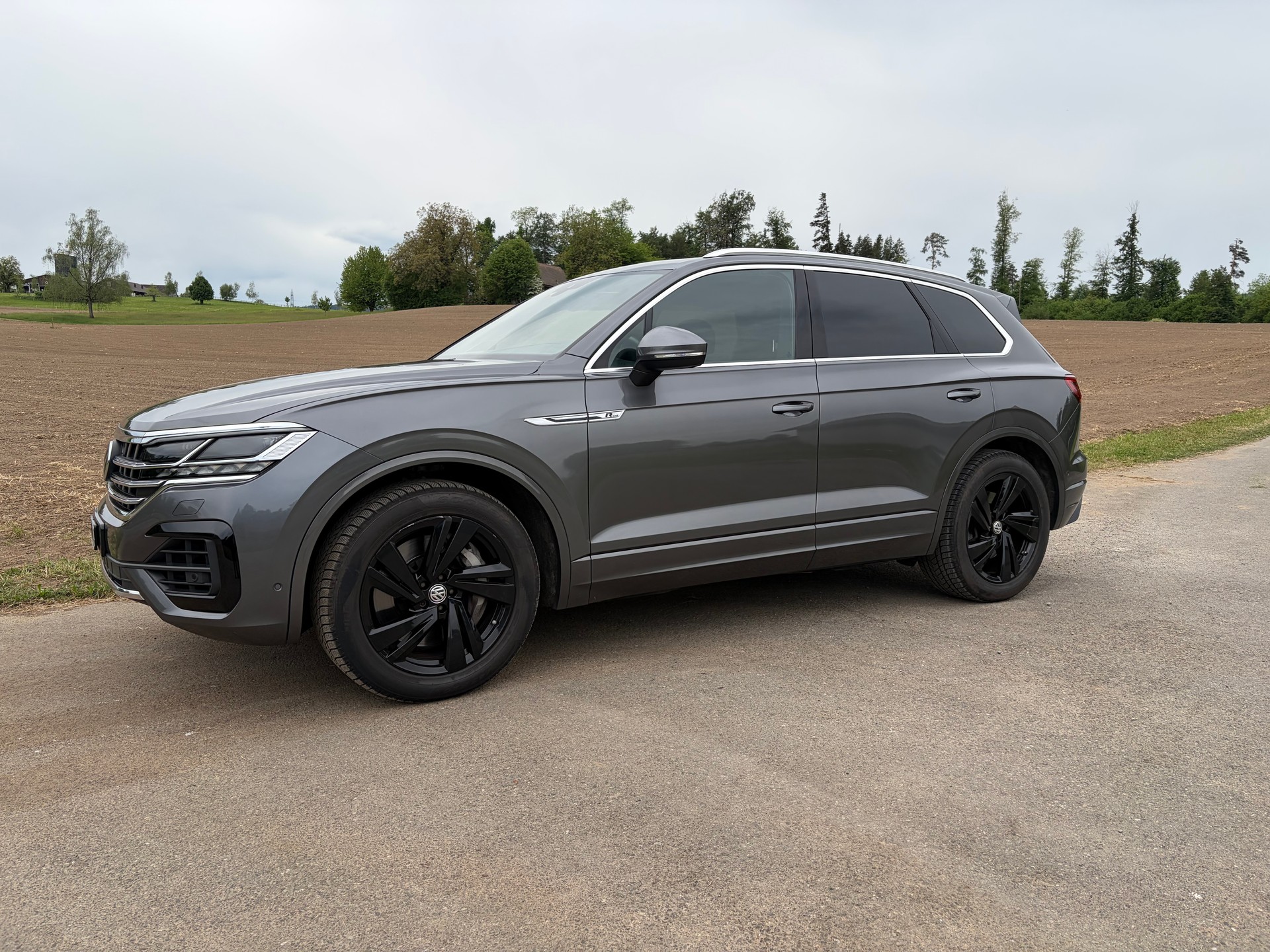 VW 4.0 V8 TDI R-Line-image-1