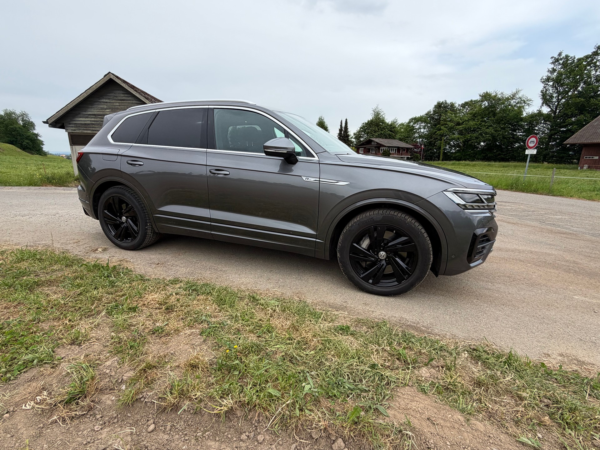 VW 4.0 V8 TDI R-Line-image-2