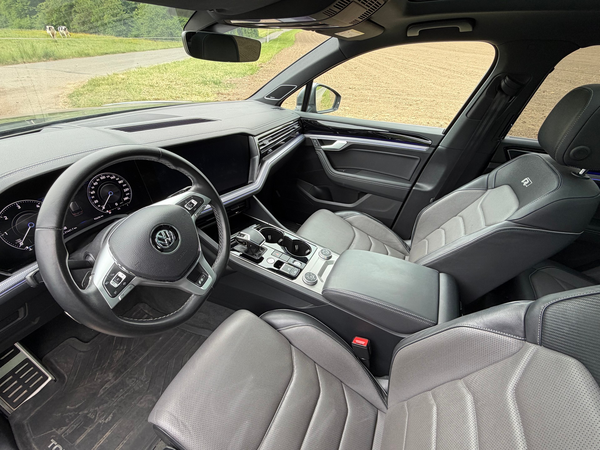 VW 4.0 V8 TDI R-Line-image-3