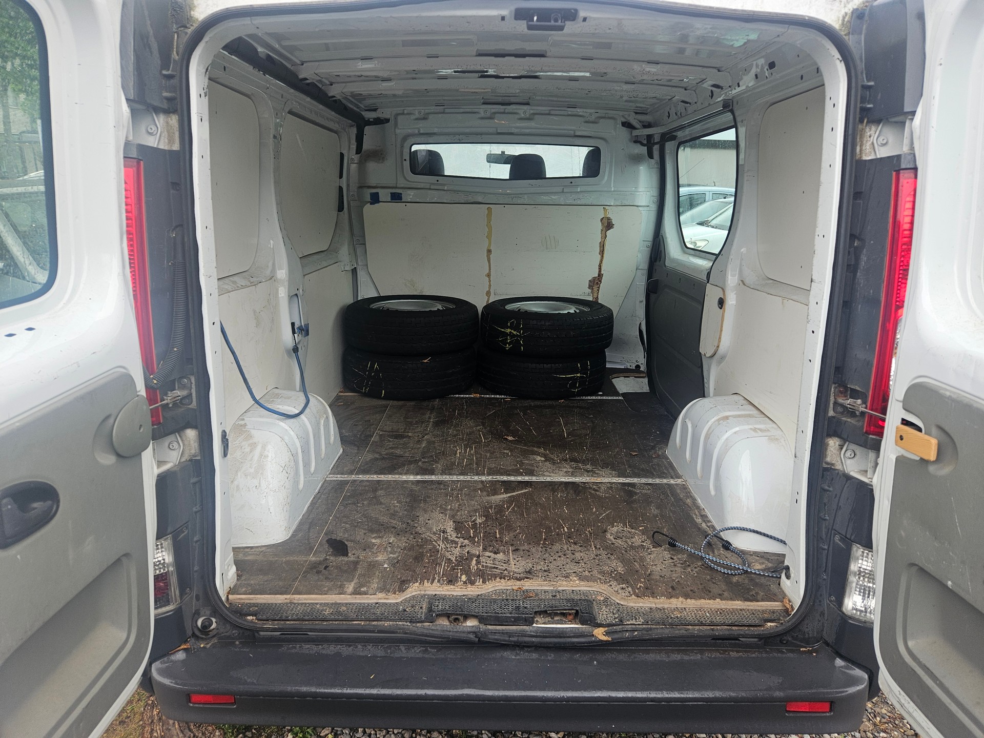RENAULT Trafic 2.0 dCi 115 2.9t L2H1-image-11