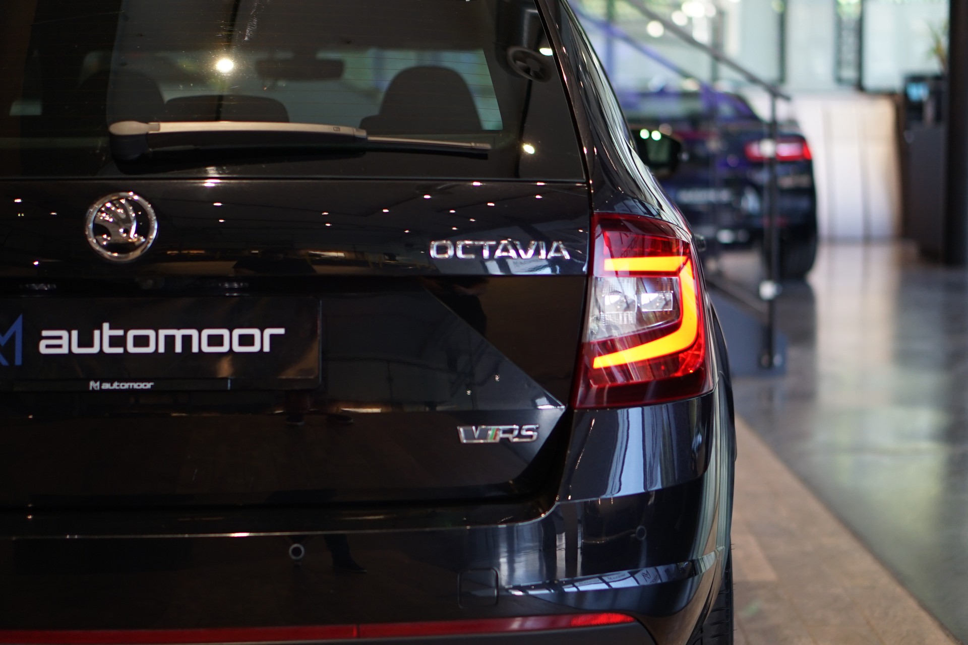 SKODA Octavia Combi 2.0 TDI RS 4x4 DSG-image-9