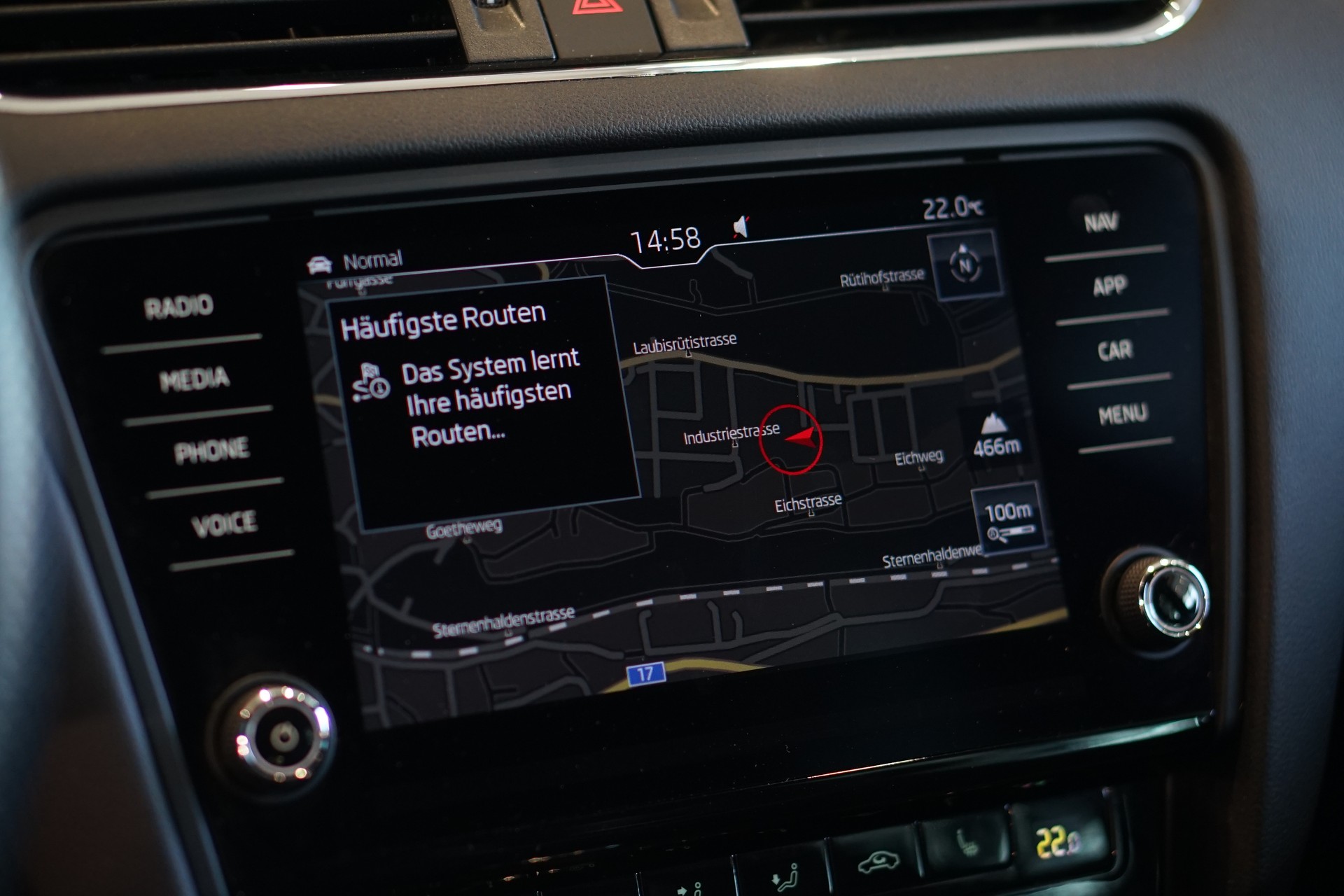 SKODA Octavia Combi 2.0 TDI RS 4x4 DSG-image-22