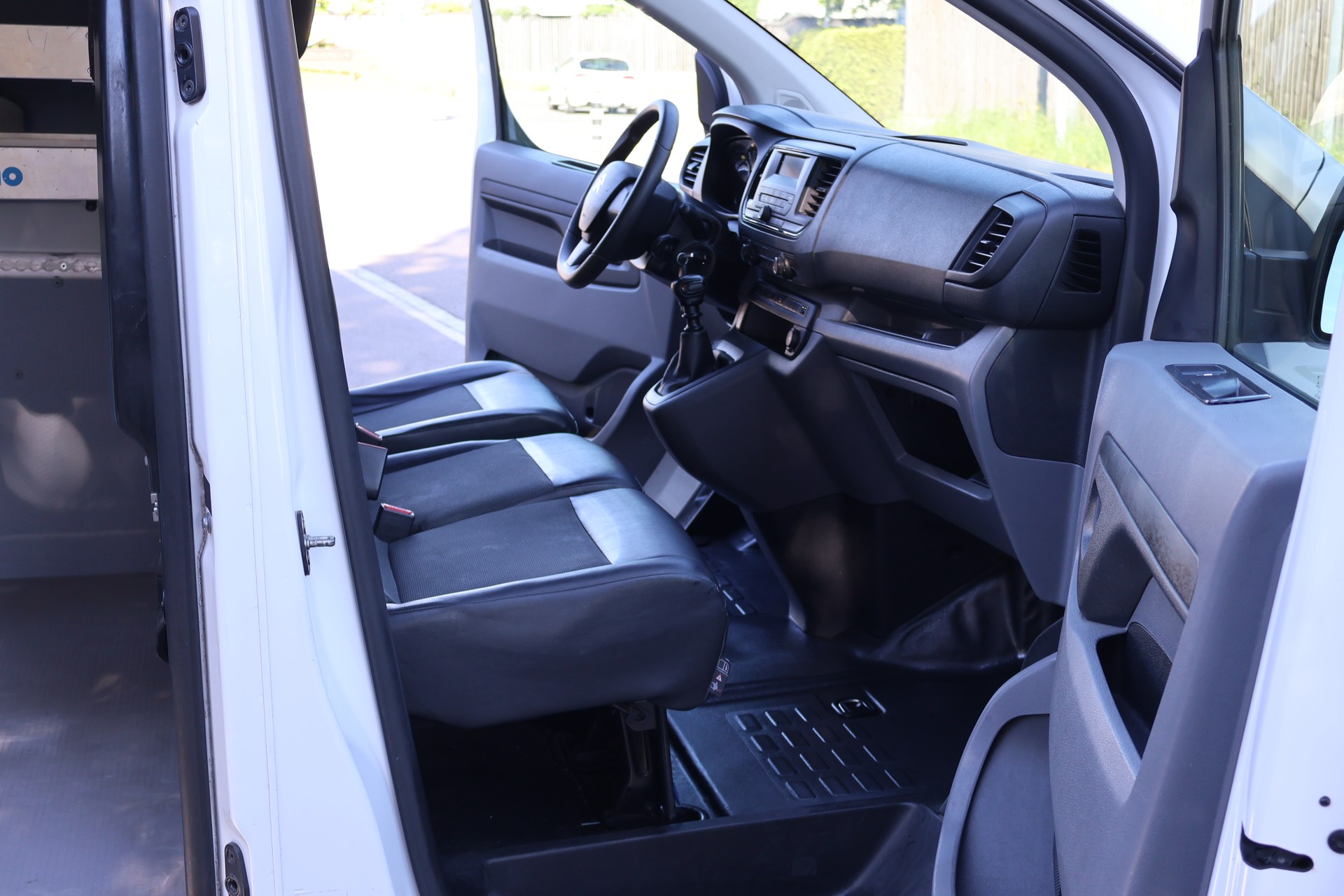 CITROEN Jumpy 2.0 BlueHDi 120 M Komfort-image-6