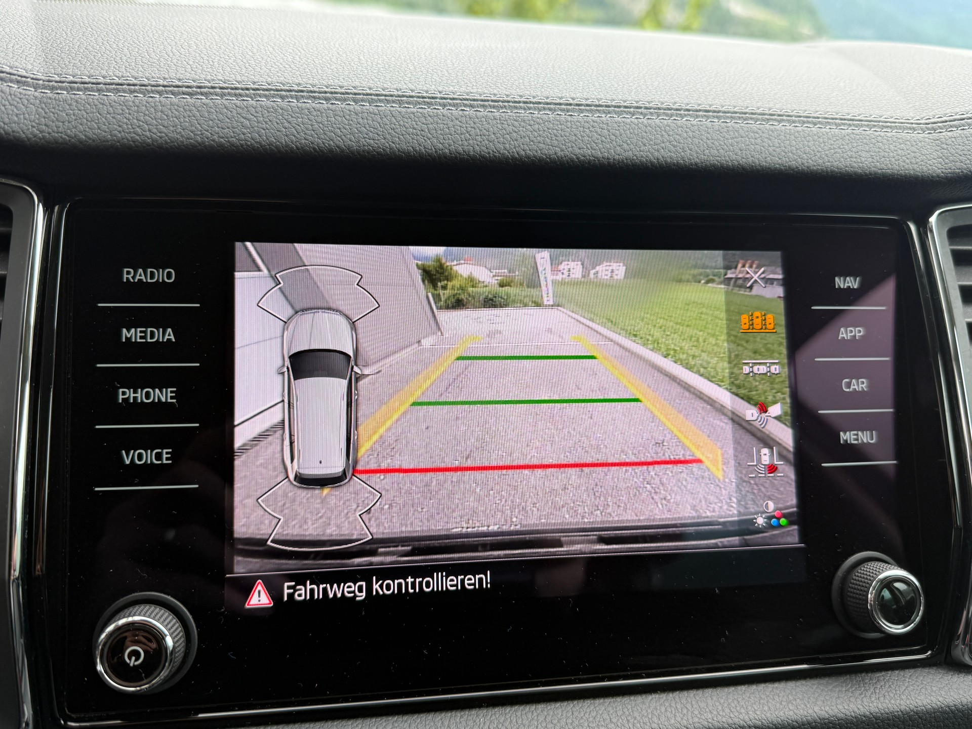 SKODA Kodiaq 2.0 TSI 4x4 Style-image-7