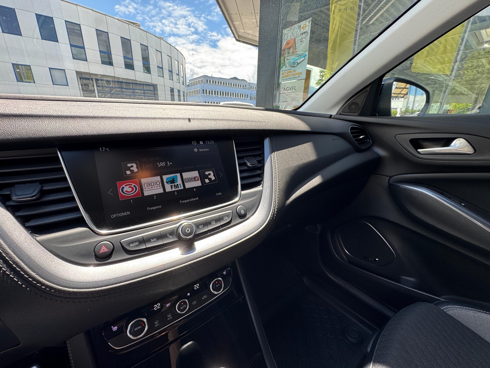 OPEL Grandland X 1.6Turbo Ultimate-image-9