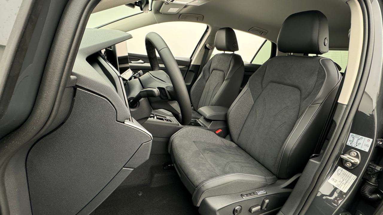 VW Golf VIII 1.5 TSI PHEV Limited-image-4