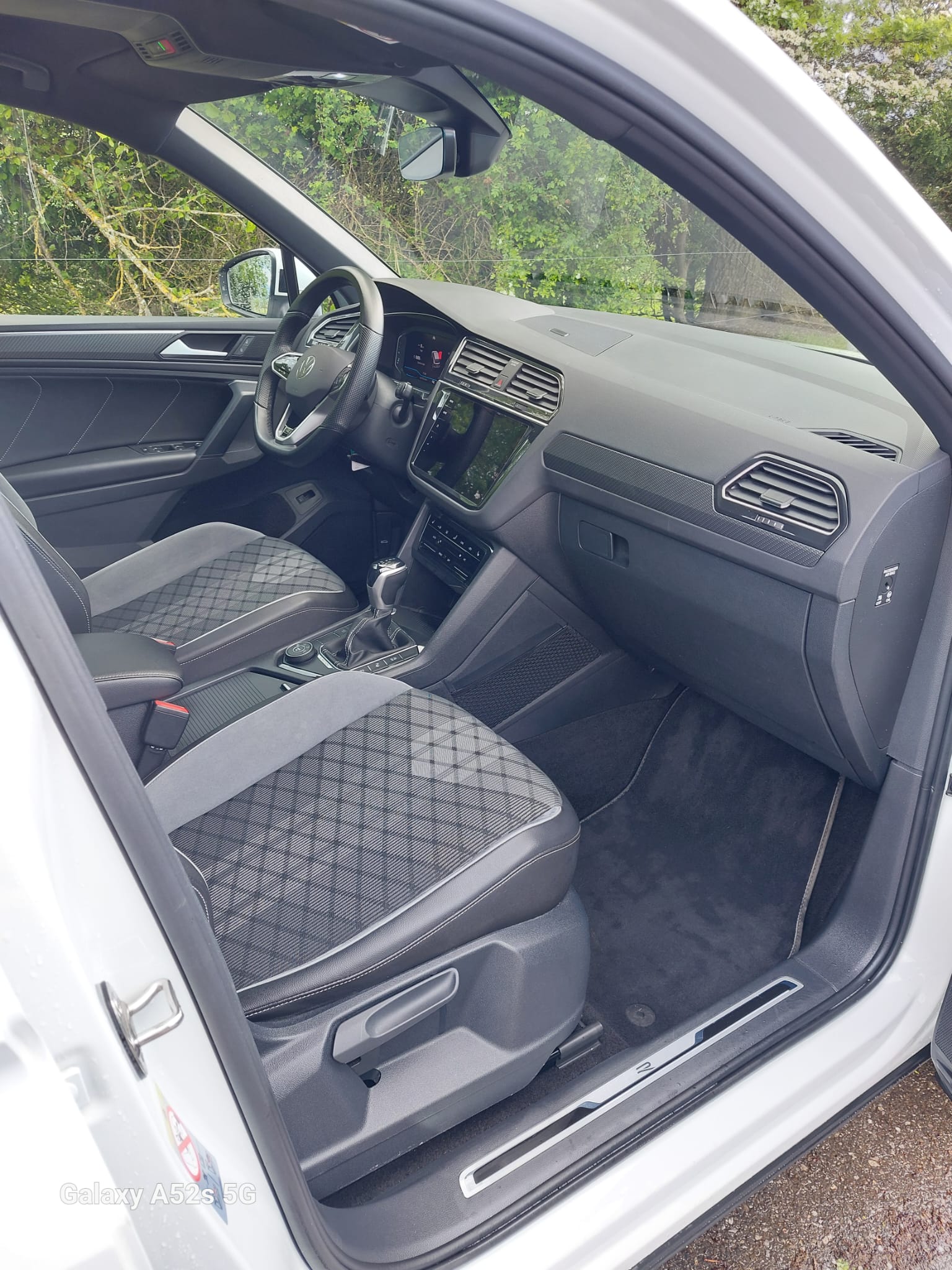 VW Tiguan 2.0TSI R-Line 4Motion DSG-image-7