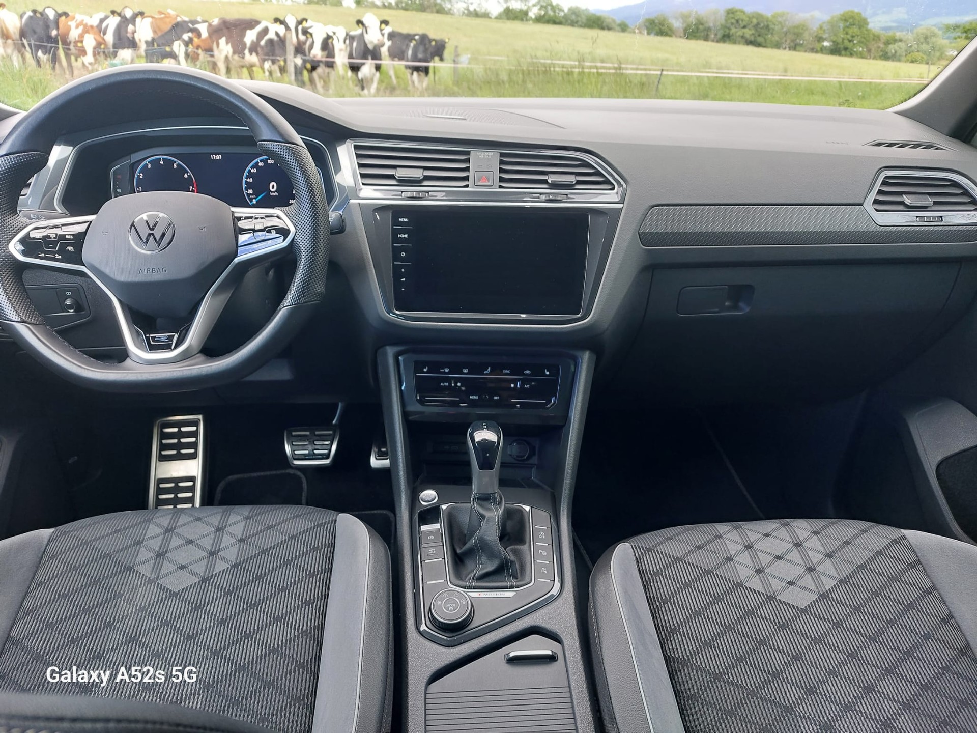 VW Tiguan 2.0TSI R-Line 4Motion DSG-image-8