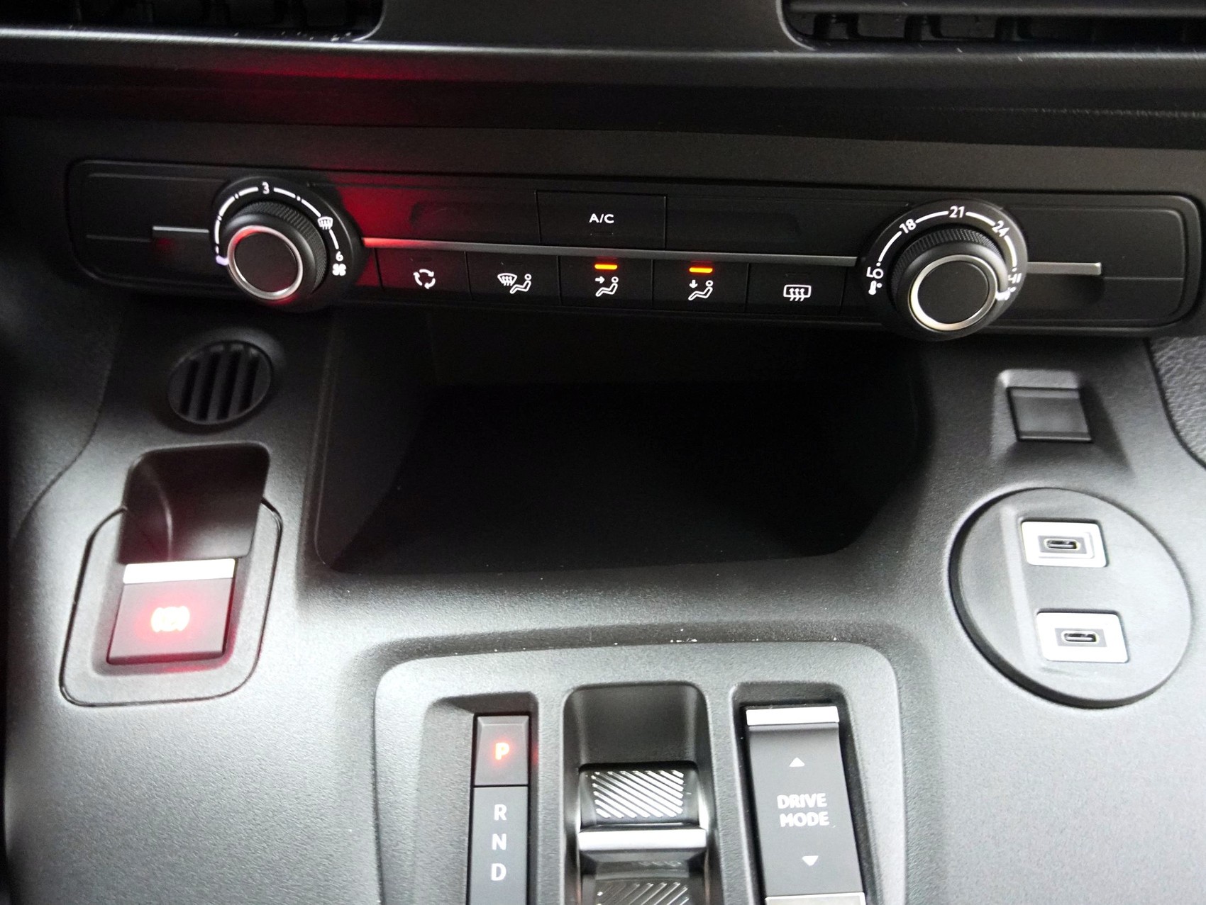 TOYOTA Proace City Van L2 52KWh Active-image-12