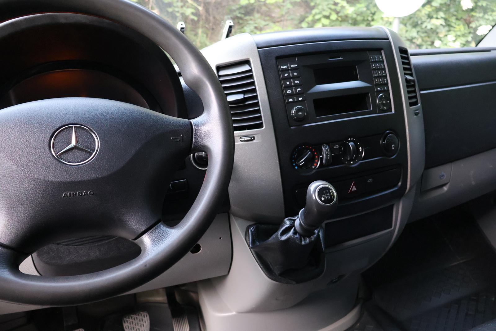 MERCEDES-BENZ Sprinter-image-11