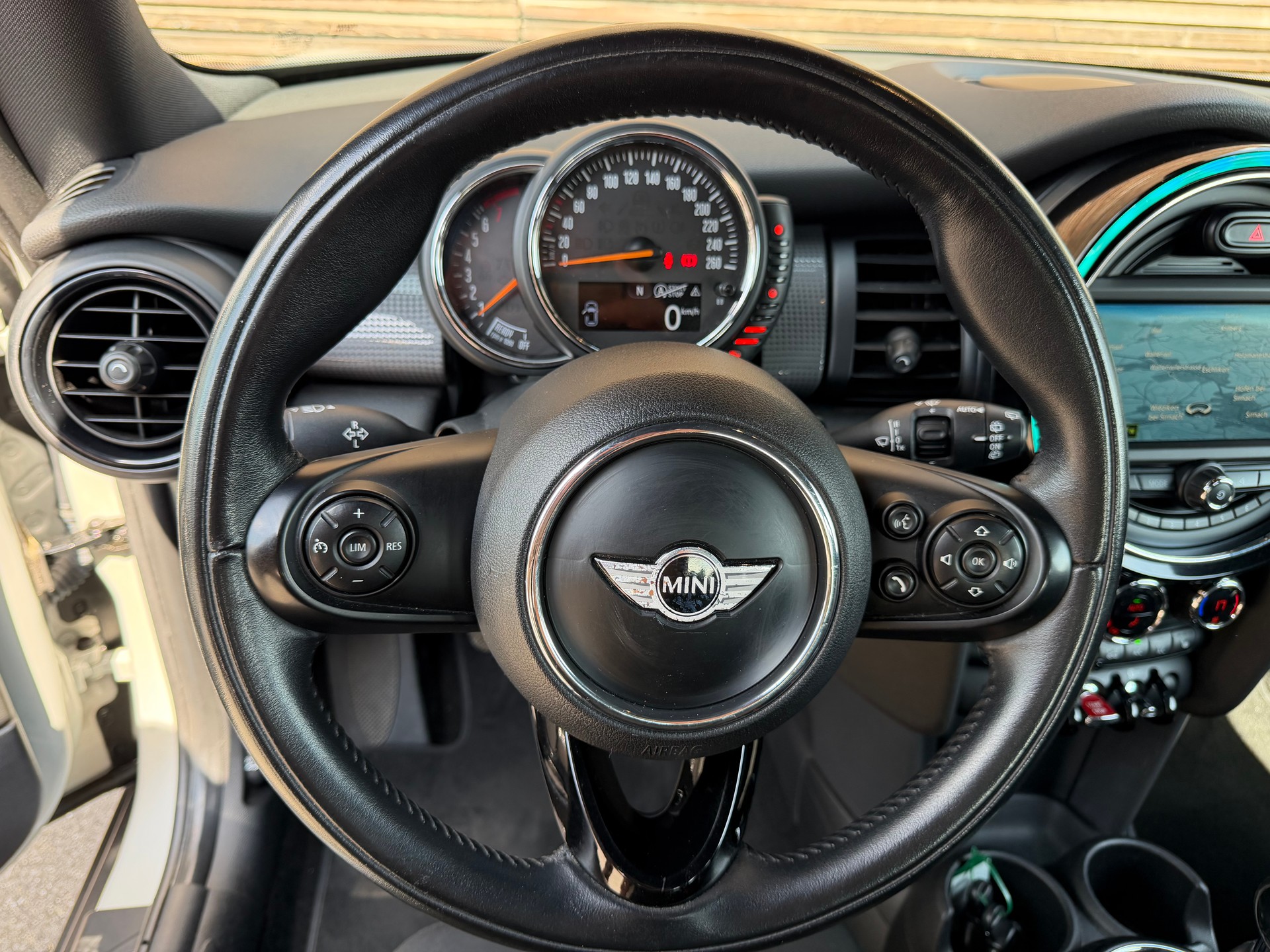 MINI Cooper-image-9