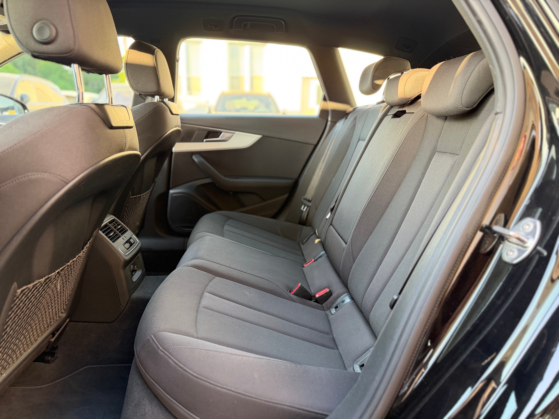 AUDI A4 Avant 40 TDI advanced Attraction quattro S-tronic-image-11