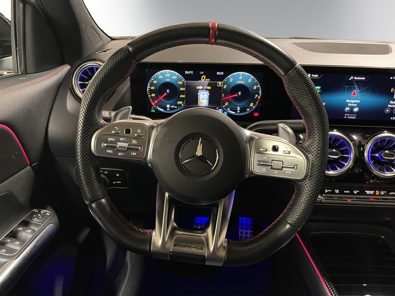 MERCEDES-BENZ GLA 35 AMG 4Matic-image-12