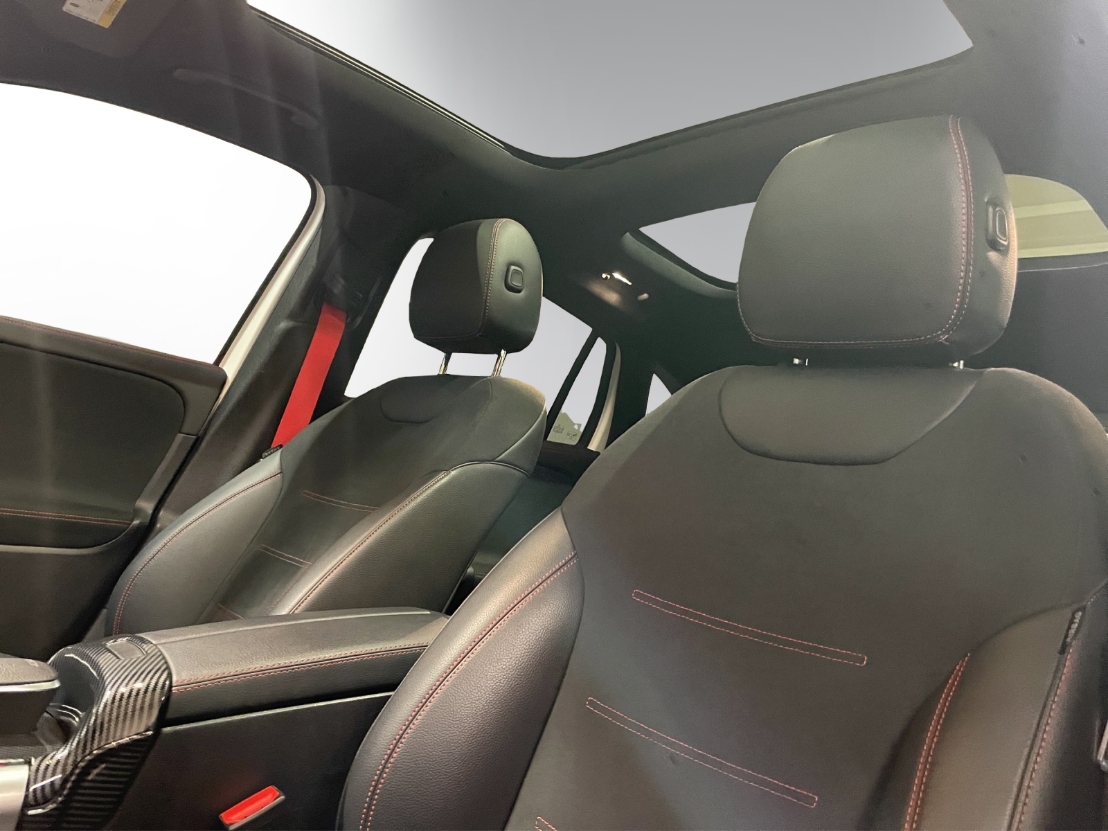 MERCEDES-BENZ GLA 35 AMG 4Matic-image-8