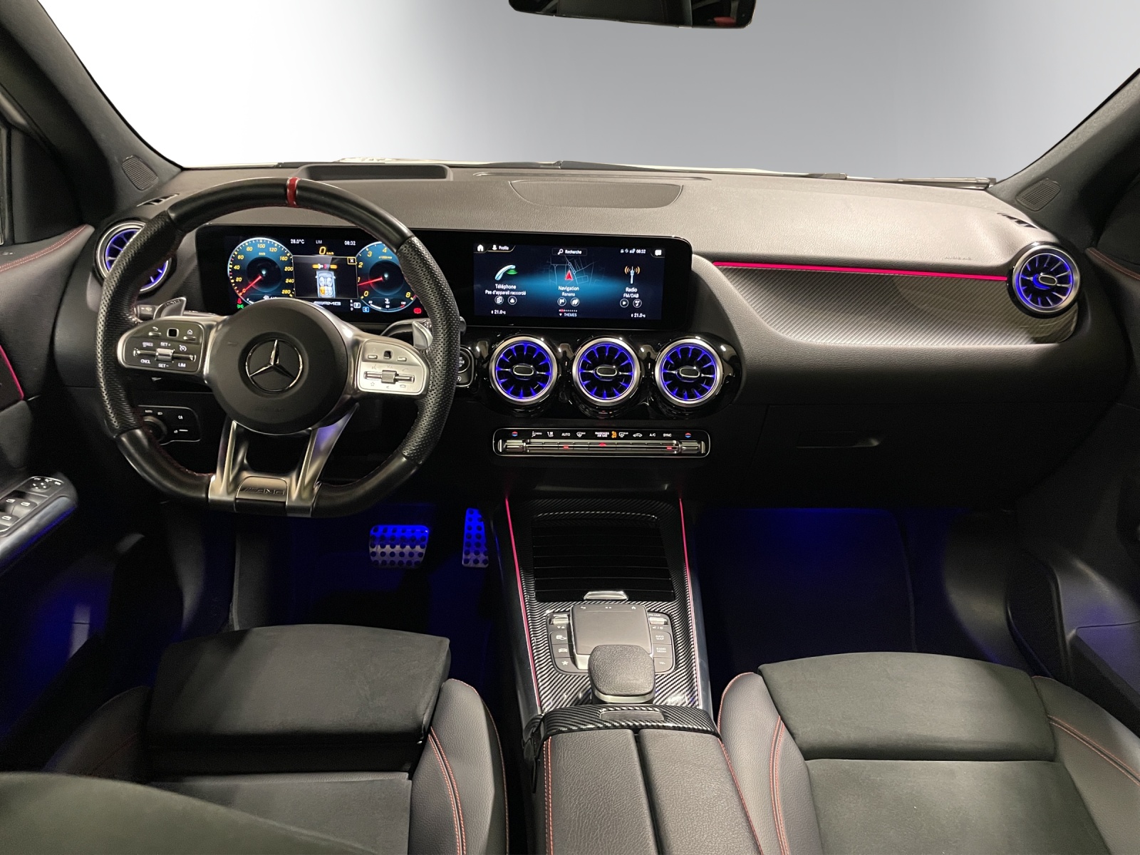 MERCEDES-BENZ GLA 35 AMG 4Matic-image-11