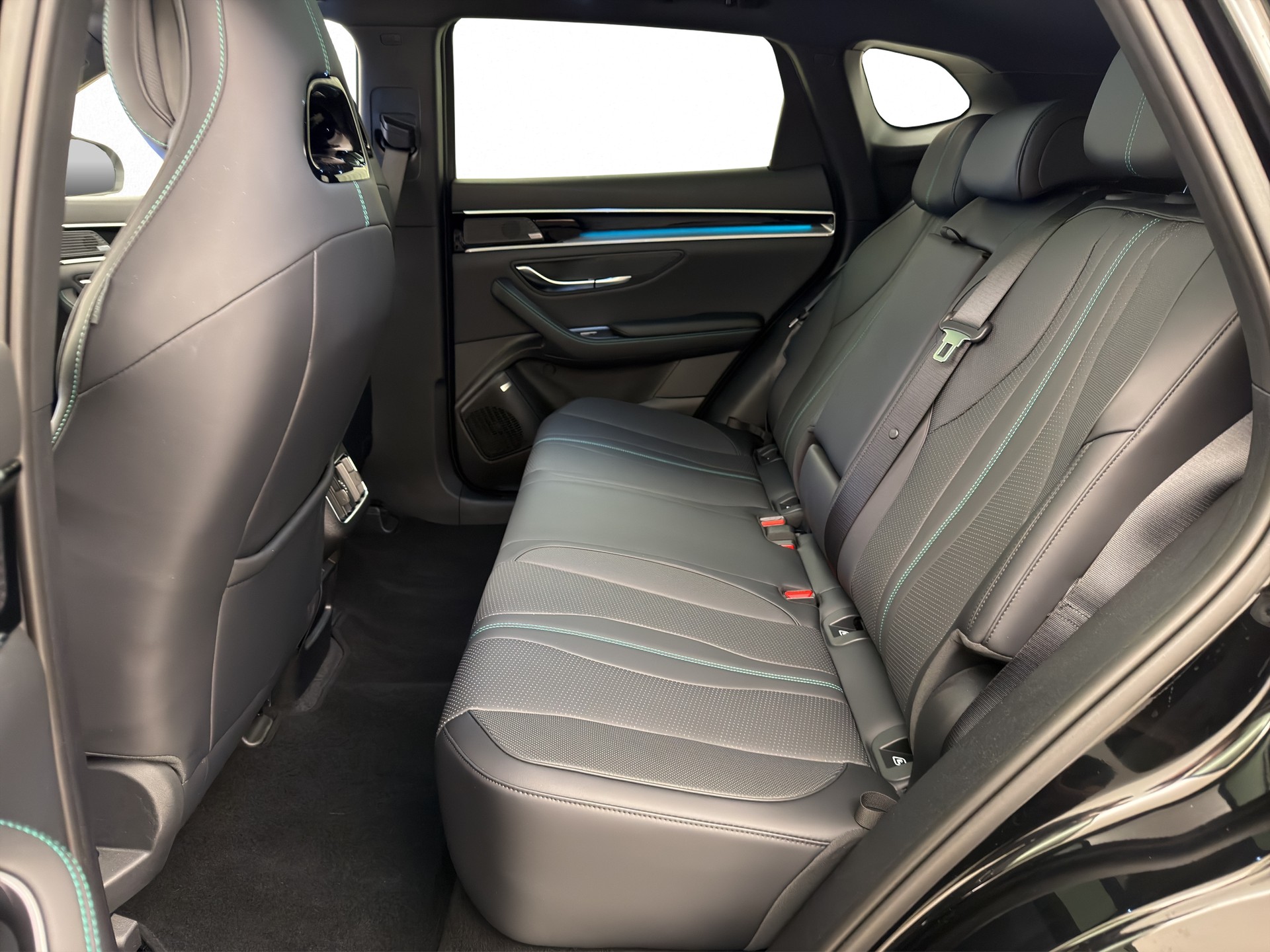 BYD Seal U DM-i Design AWD-image-10