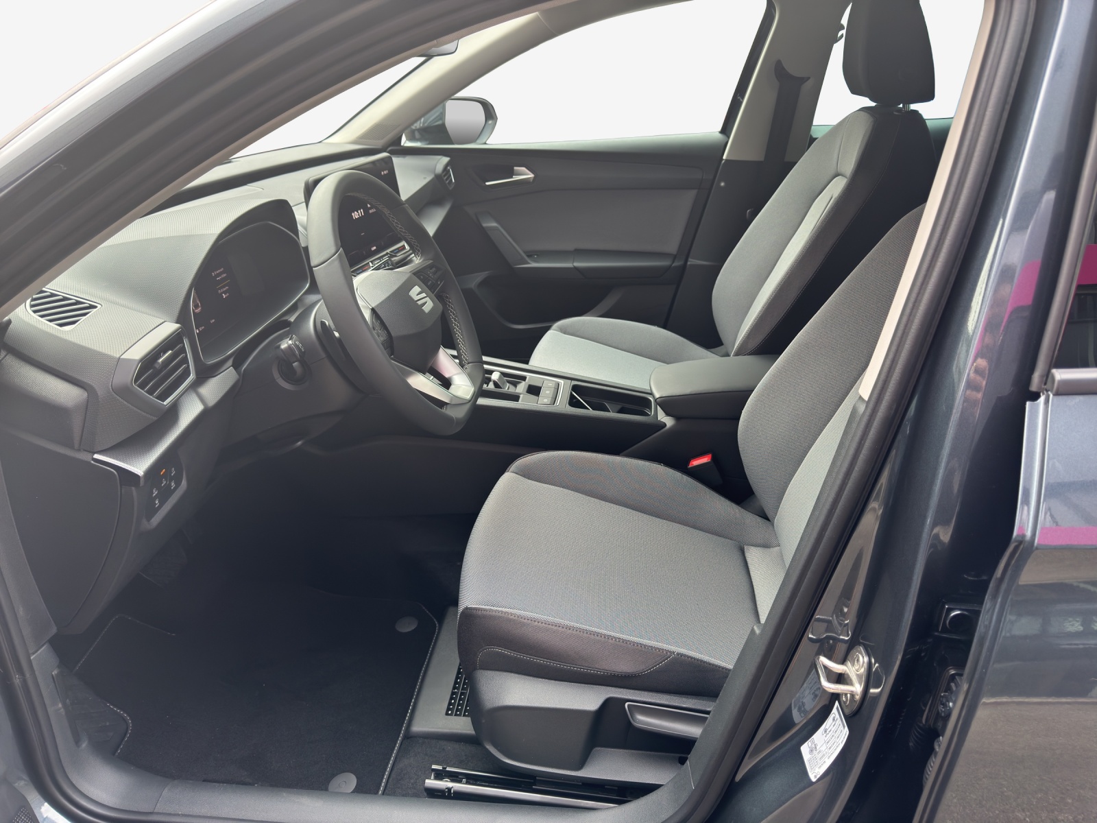 SEAT Leon ST 1.5 eTSI mHEV DSG Go-image-7