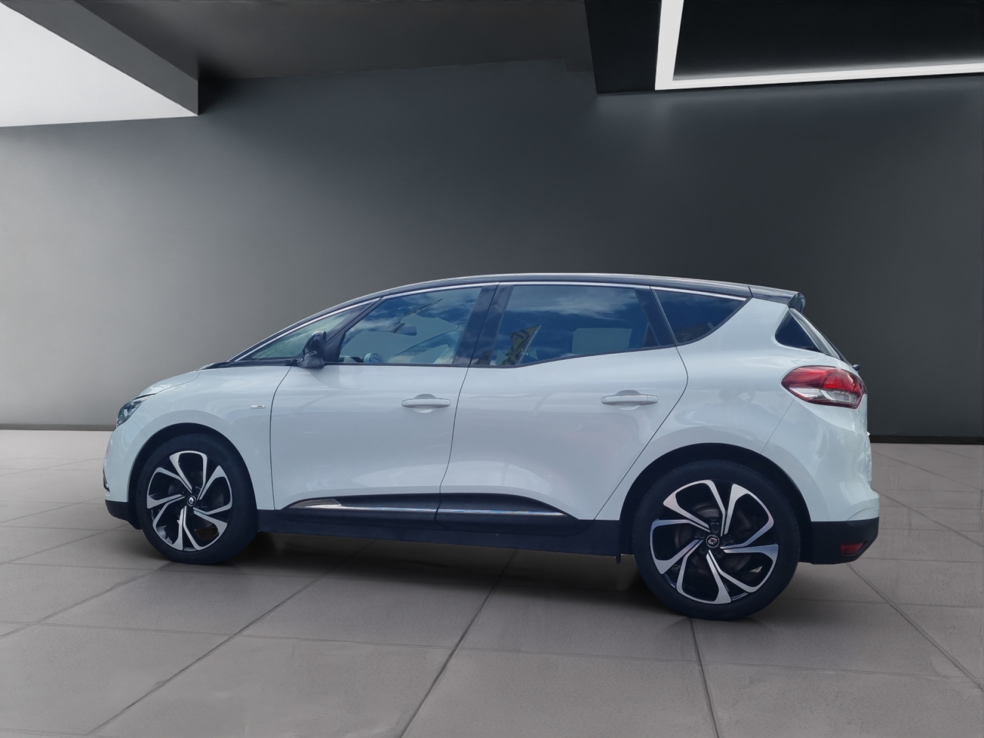 RENAULT Scénic 1.2 TCe 130 Bose-image-1