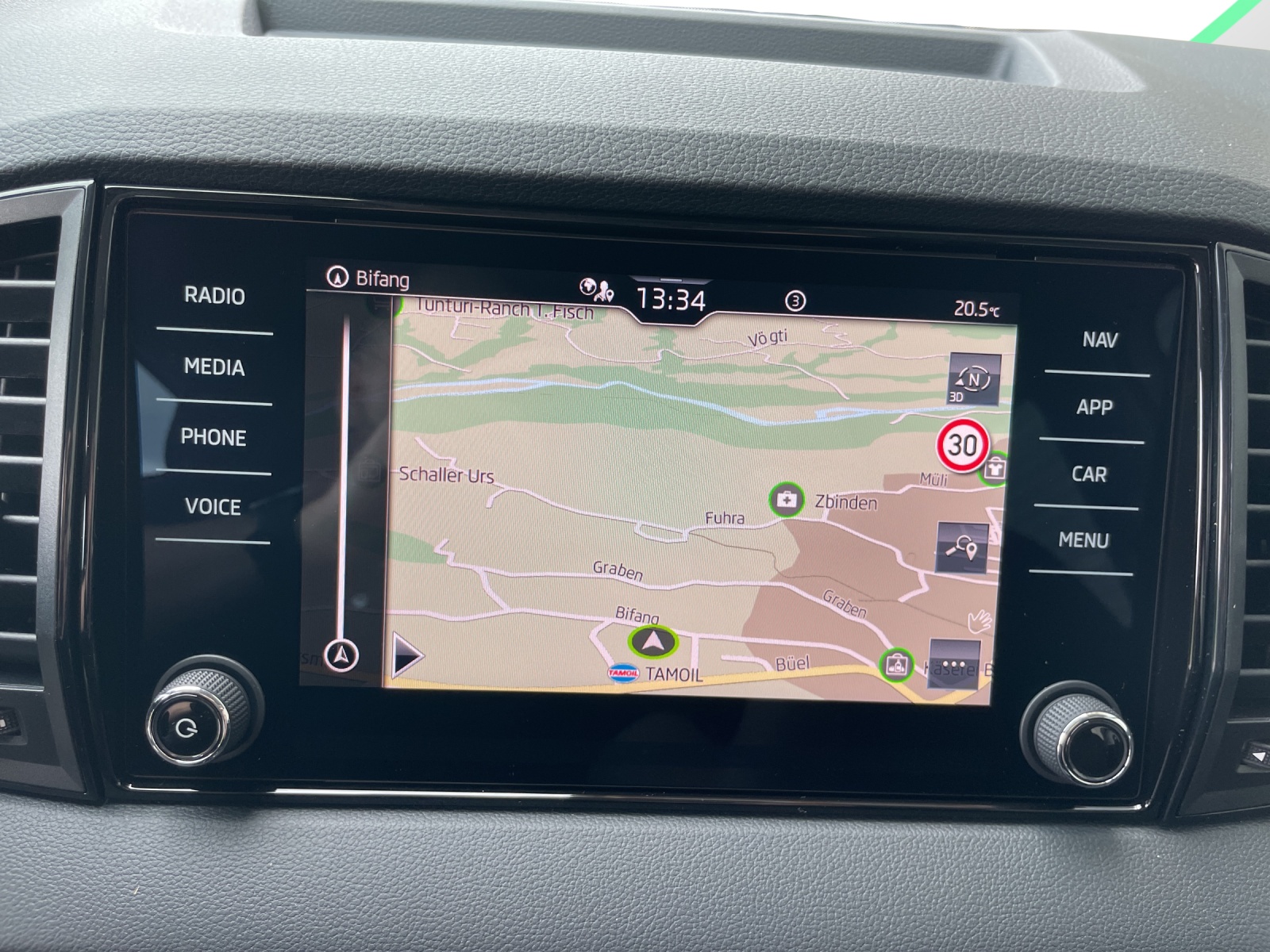 SKODA Karoq 1.5 TSI Selection DSG-image-11
