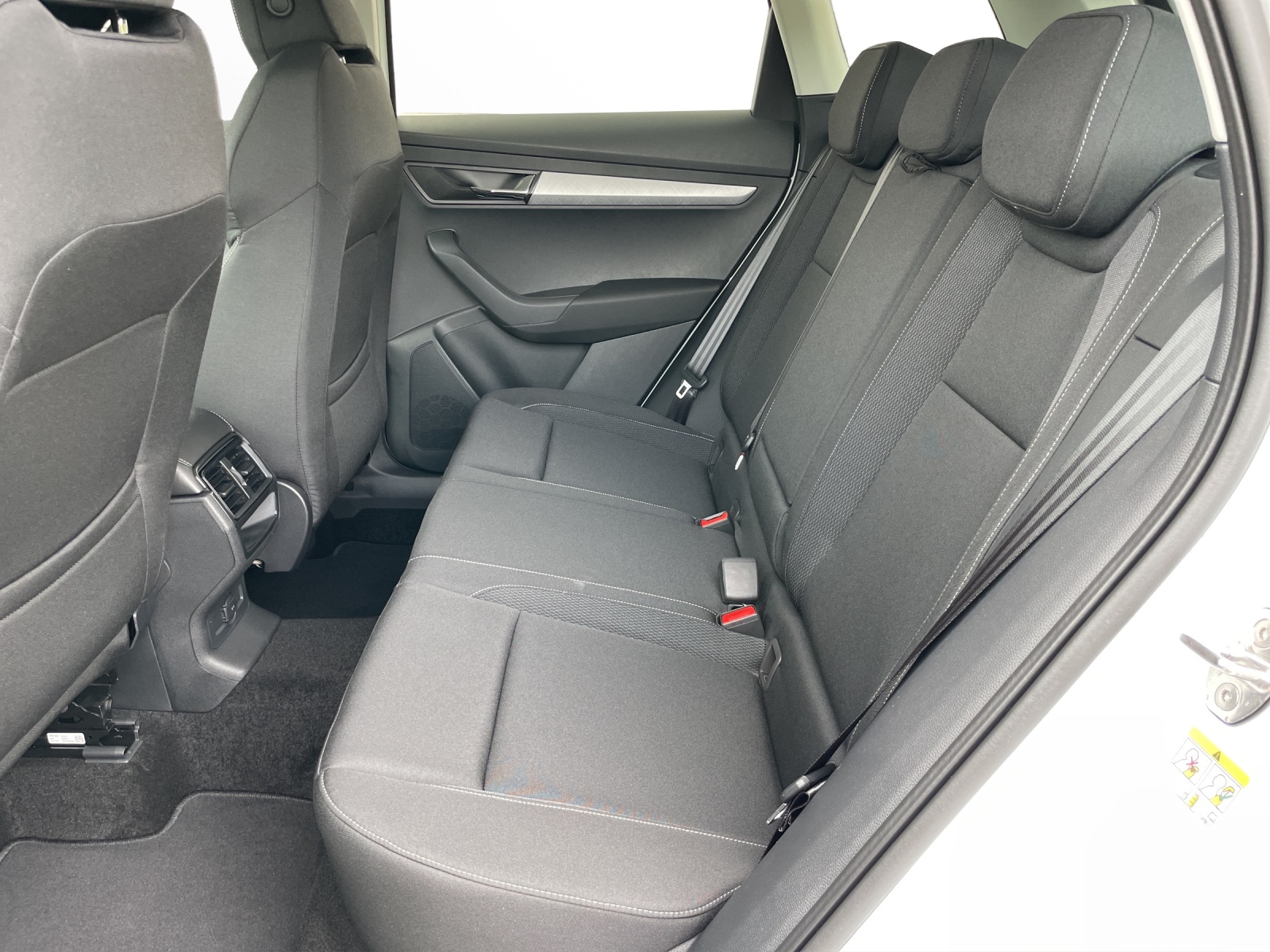 SKODA Karoq 1.5 TSI Selection DSG-image-13
