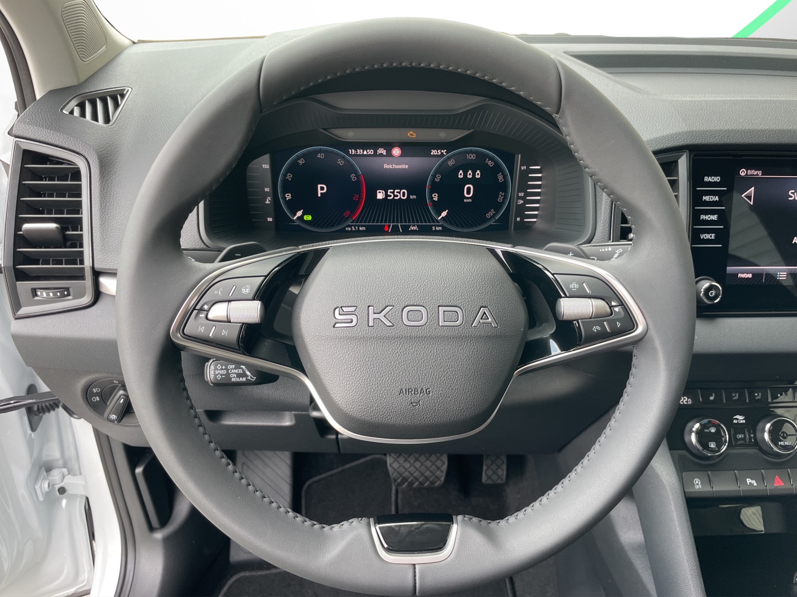 SKODA Karoq 1.5 TSI Selection DSG-image-7