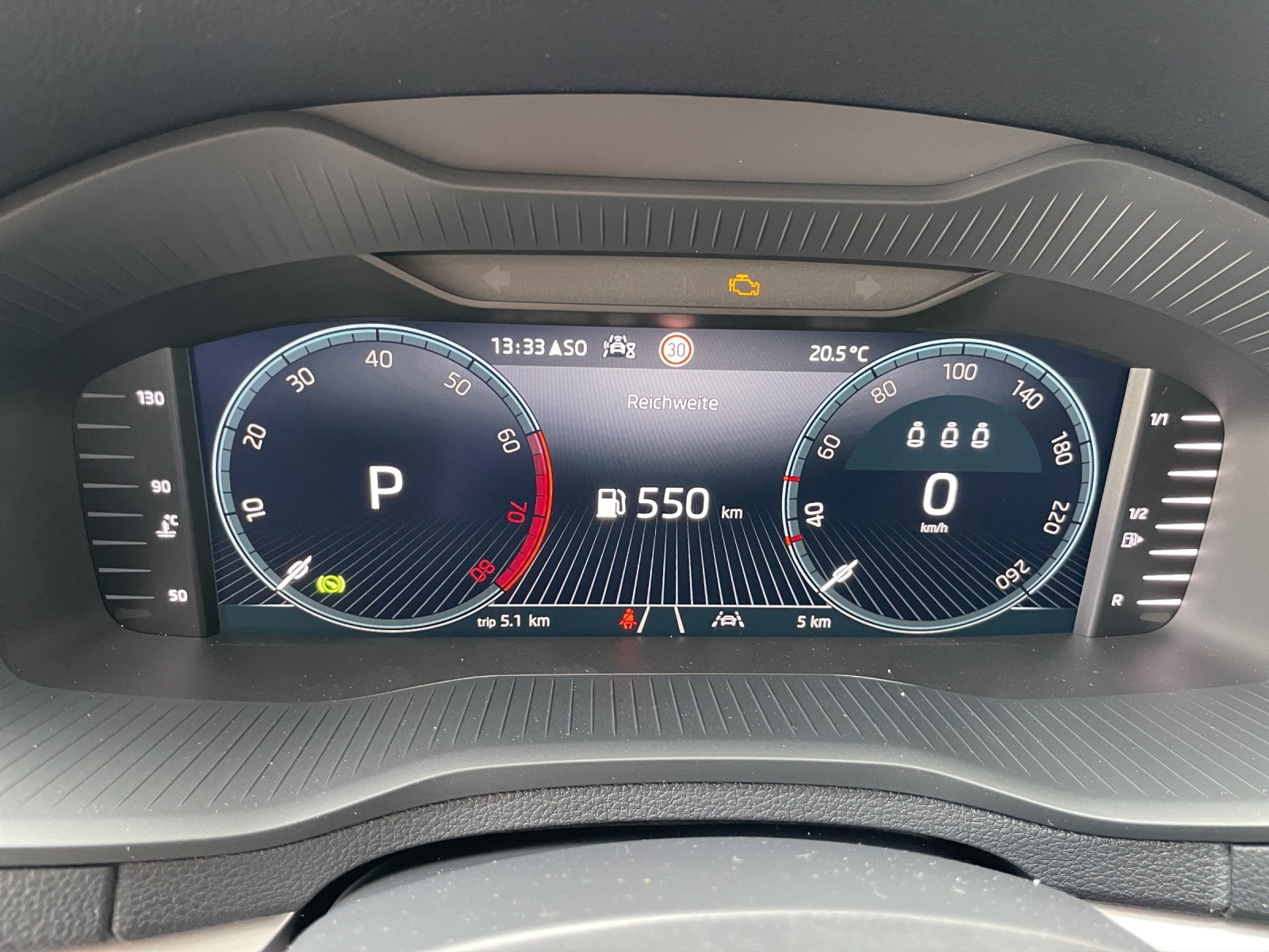 SKODA Karoq 1.5 TSI Selection DSG-image-8