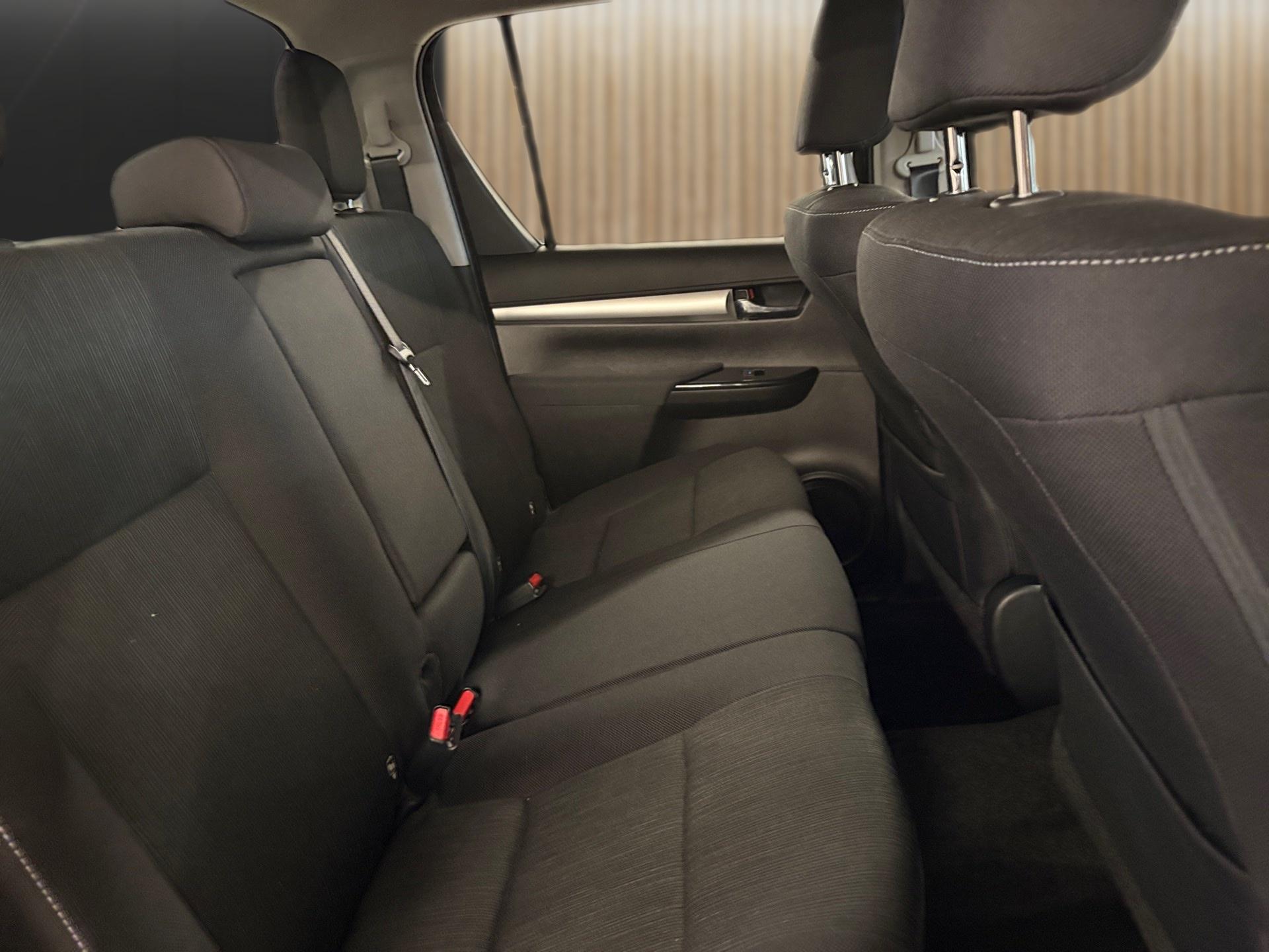 TOYOTA Hilux Double Cab.-Pick-up 2.8 D-4D MHEV 204 Style-image-14