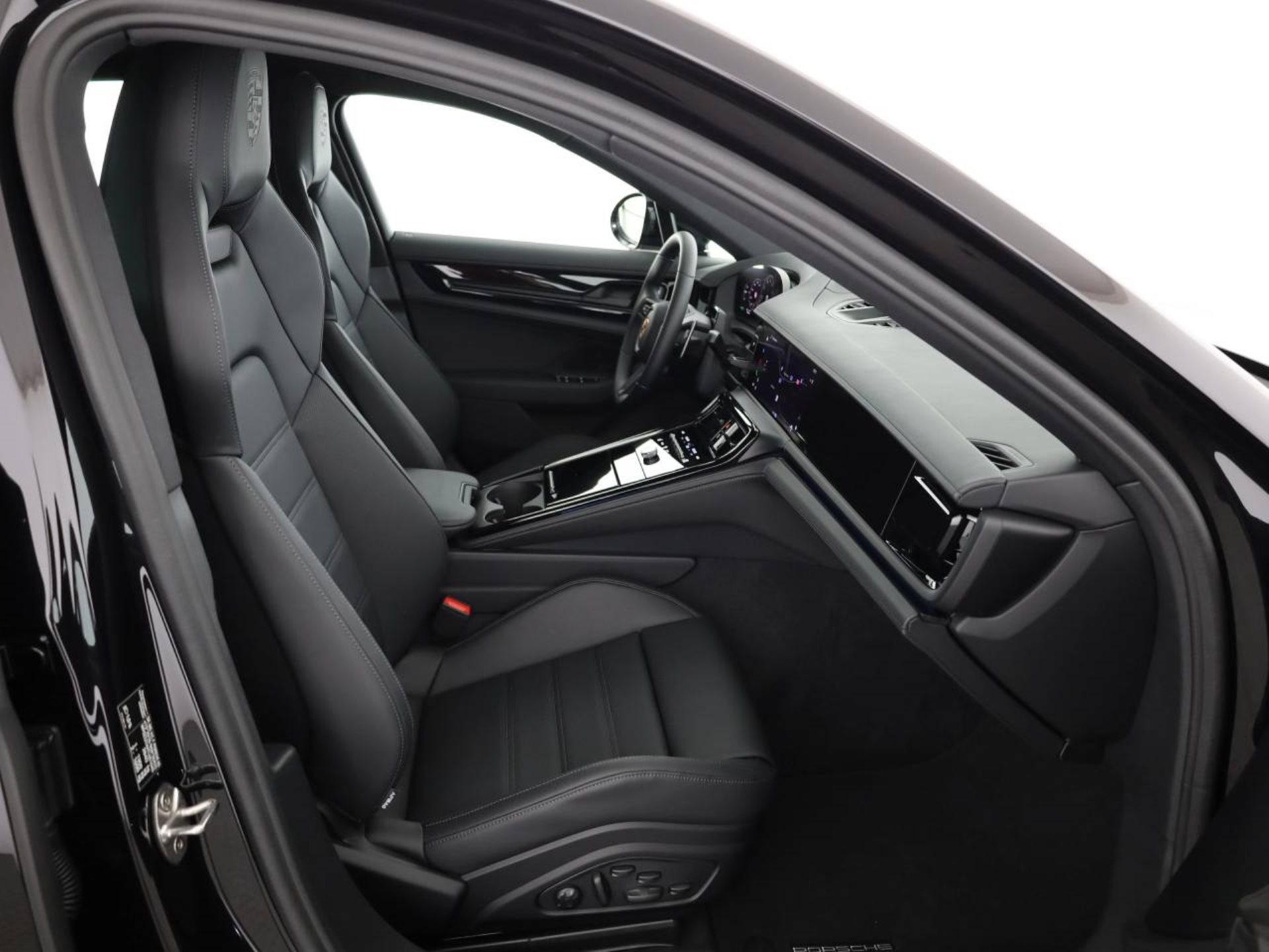 PORSCHE Panamera 4S E-Hybrid-image-12