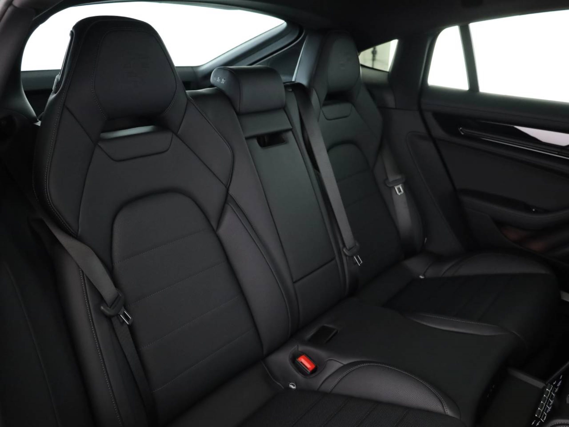 PORSCHE Panamera 4S E-Hybrid-image-17
