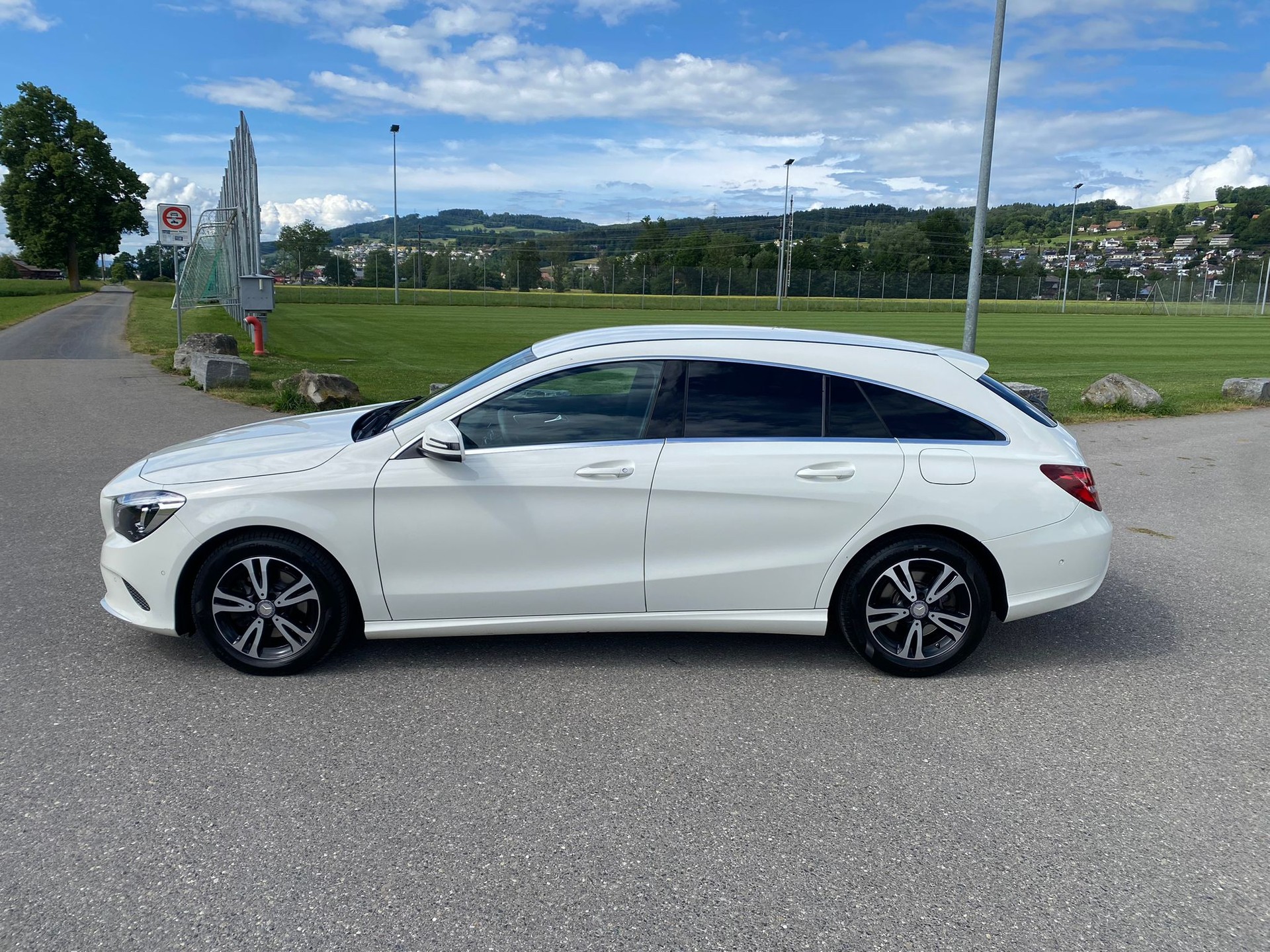 MERCEDES-BENZ CLA Shooting Brake 200 CDI AMG Line 4Matic 7G-DCT-image-6