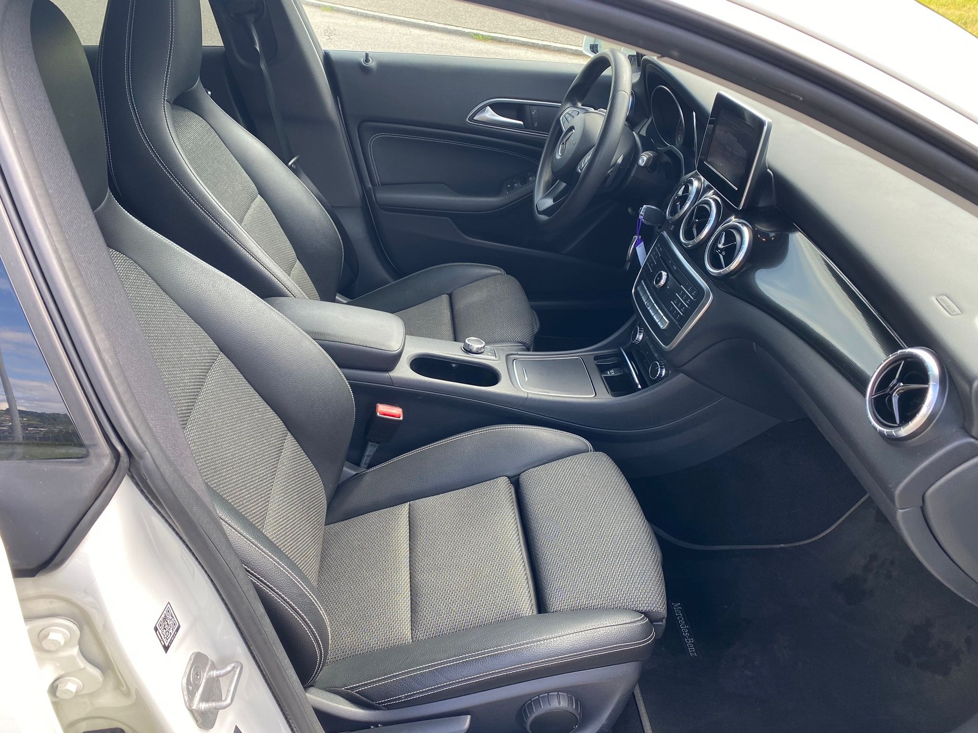 MERCEDES-BENZ CLA Shooting Brake 200 CDI AMG Line 4Matic 7G-DCT-image-10