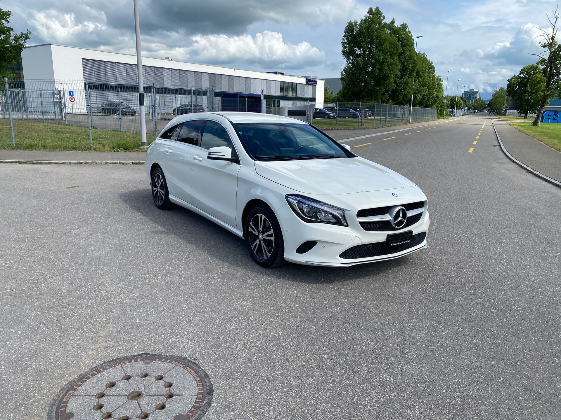 MERCEDES-BENZ CLA Shooting Brake 200 CDI AMG Line 4Matic 7G-DCT-image-1