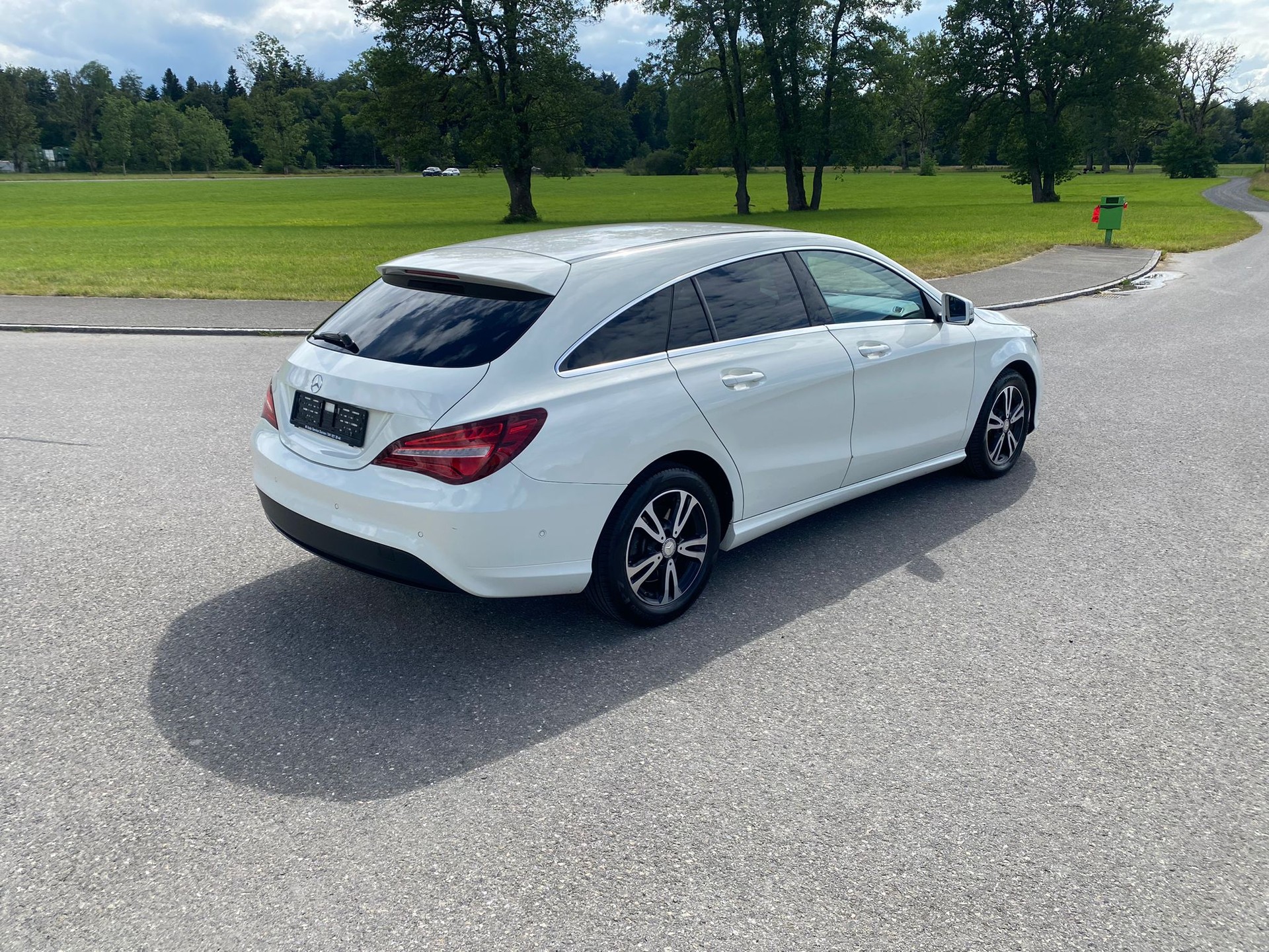 MERCEDES-BENZ CLA Shooting Brake 200 CDI AMG Line 4Matic 7G-DCT-image-3