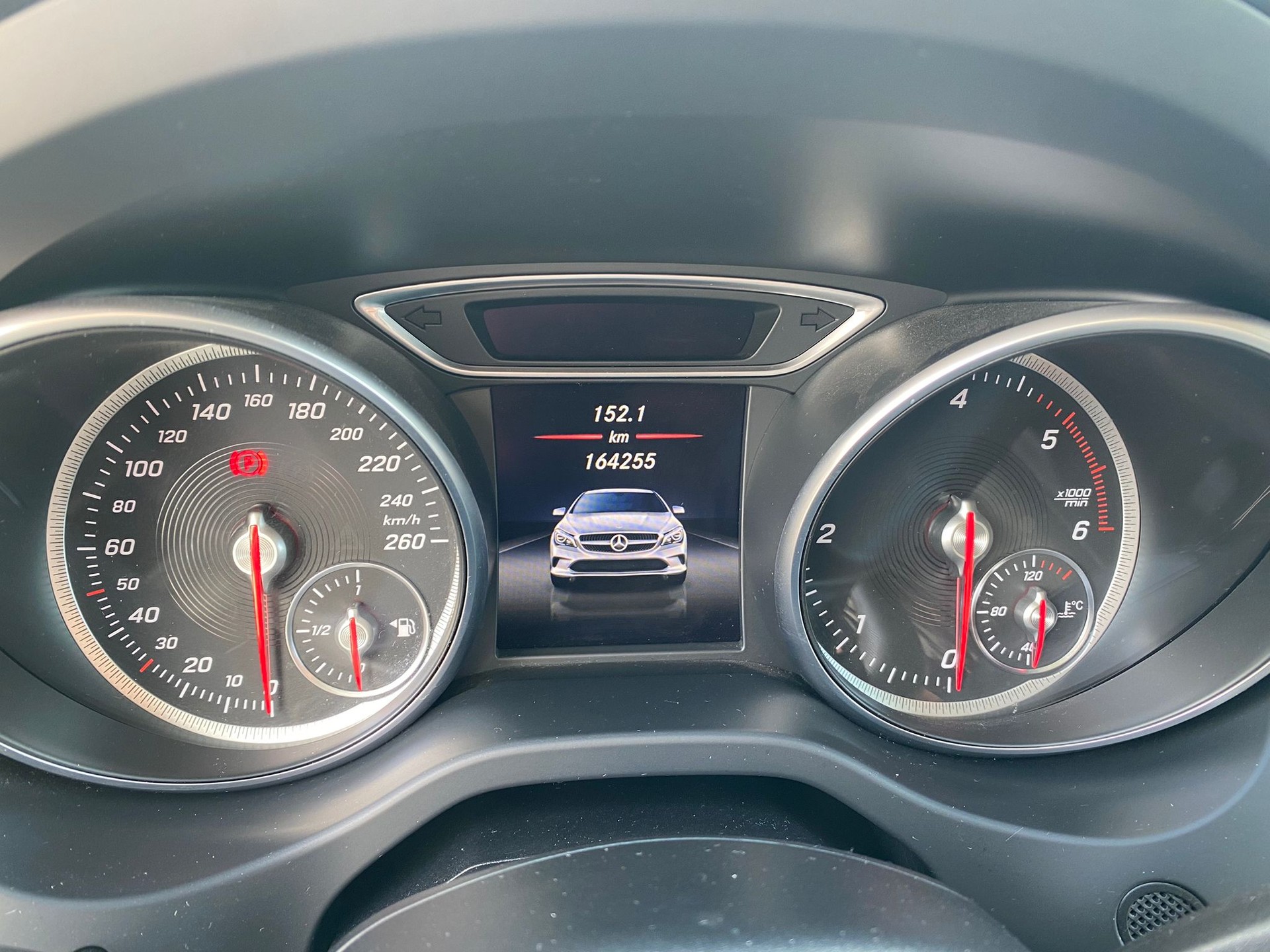 MERCEDES-BENZ CLA Shooting Brake 200 CDI AMG Line 4Matic 7G-DCT-image-13