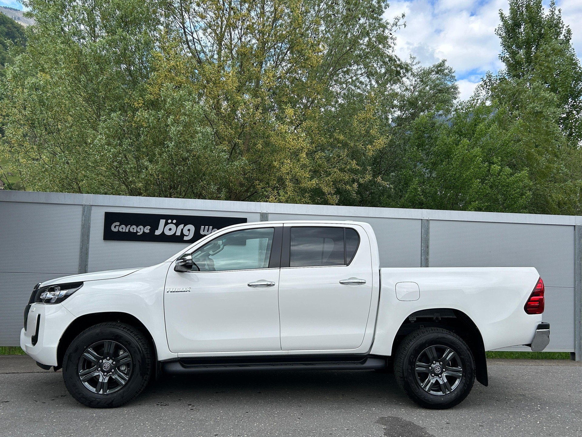 TOYOTA Hilux Double Cab.-Pick-up 2.4 D-4D 150 Style-image-2