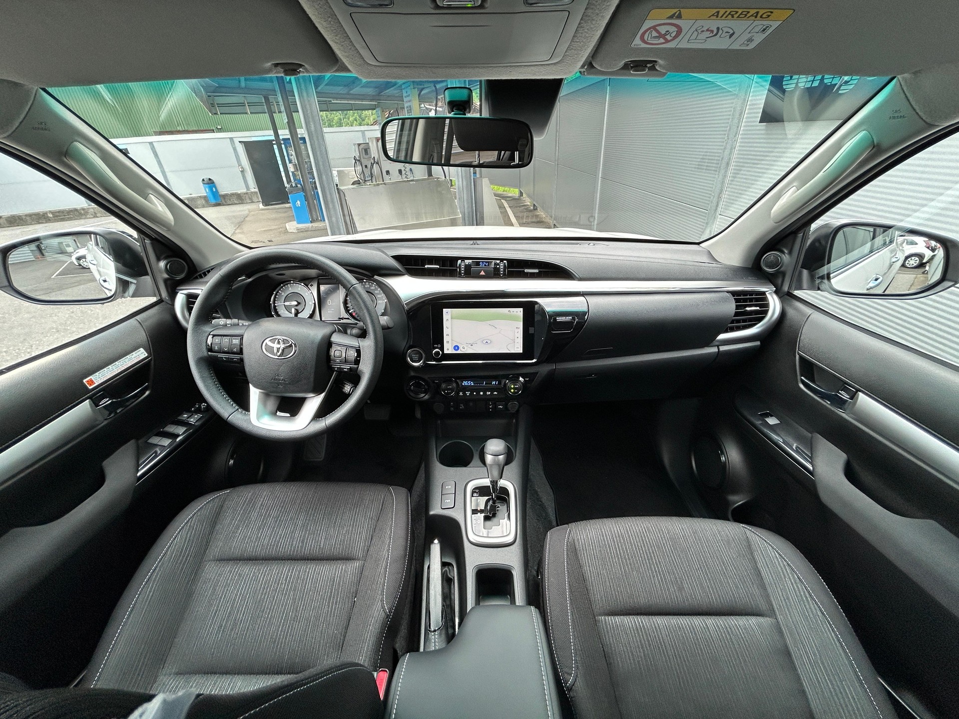 TOYOTA Hilux Double Cab.-Pick-up 2.4 D-4D 150 Style-image-5
